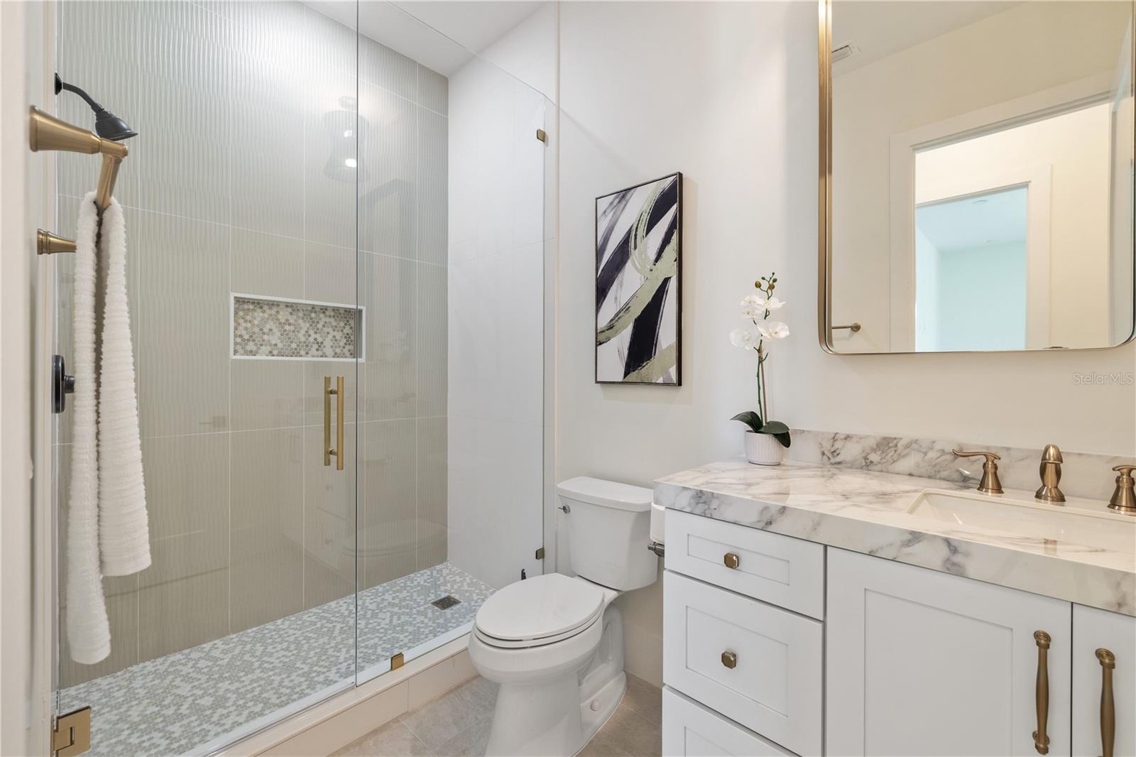 Image 15 of 52 For 531 Danube Avenue