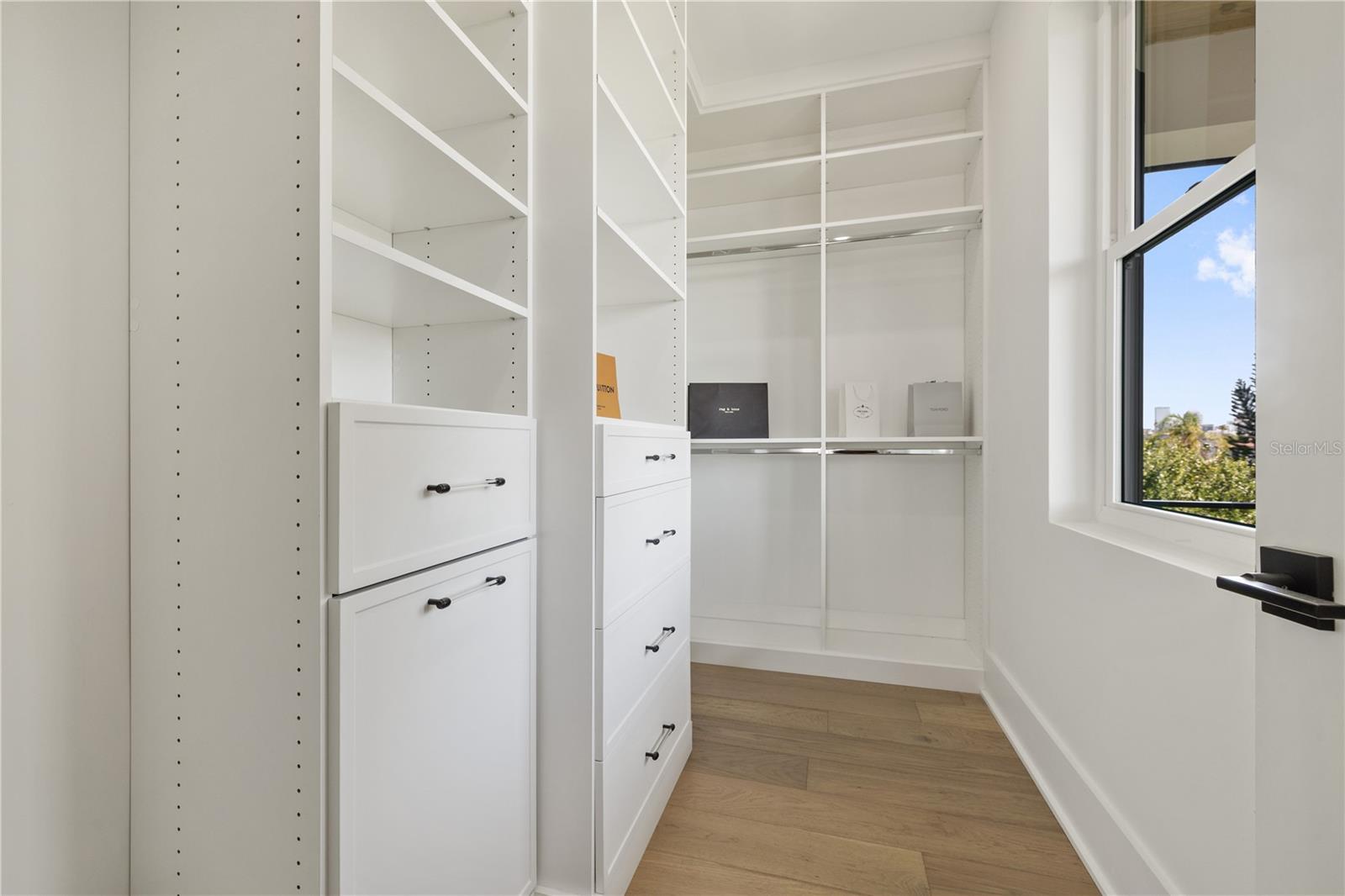 Image 22 of 52 For 531 Danube Avenue