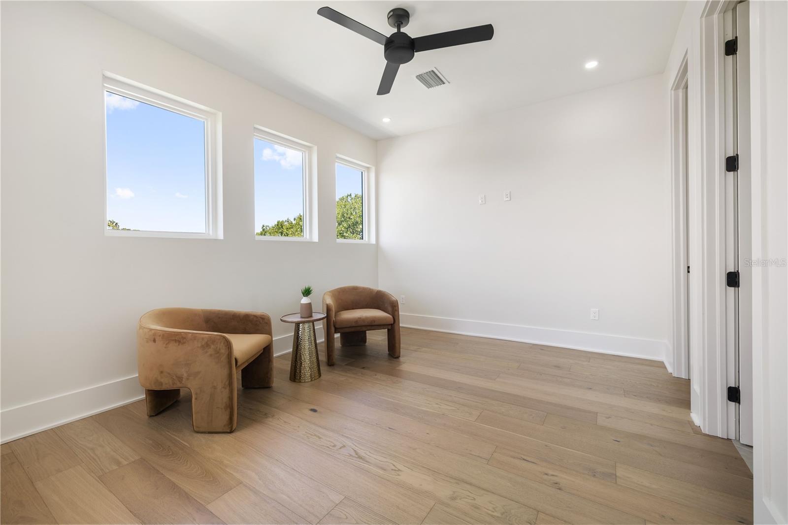 Image 28 of 52 For 531 Danube Avenue