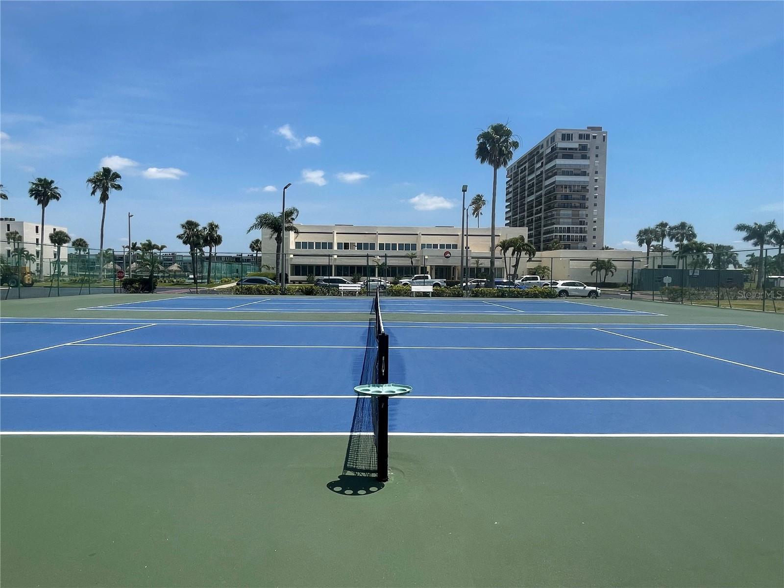 Image 10 of 23 For 7910 Sun Island Drive S 203