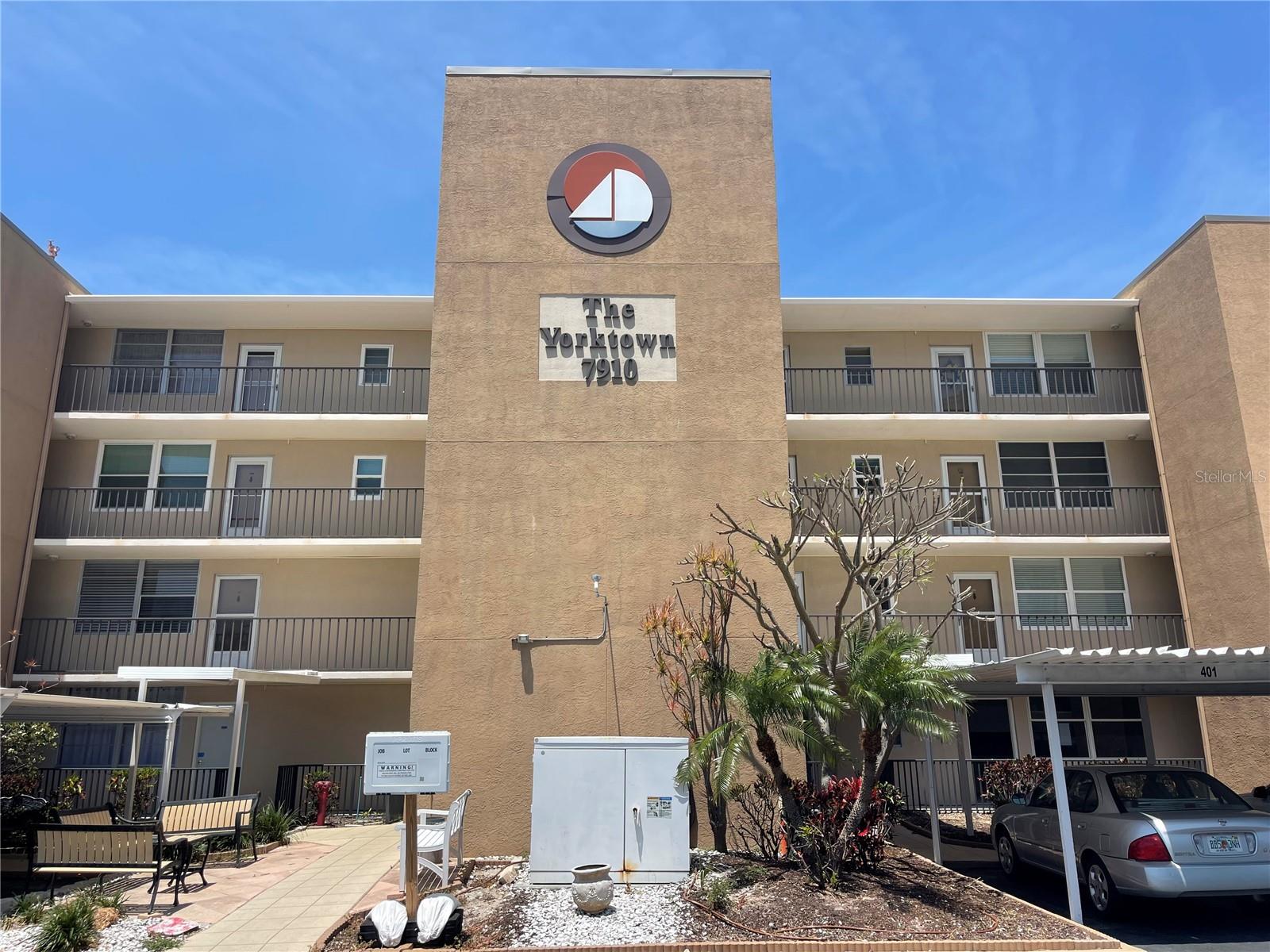 Image 5 of 23 For 7910 Sun Island Drive S 203