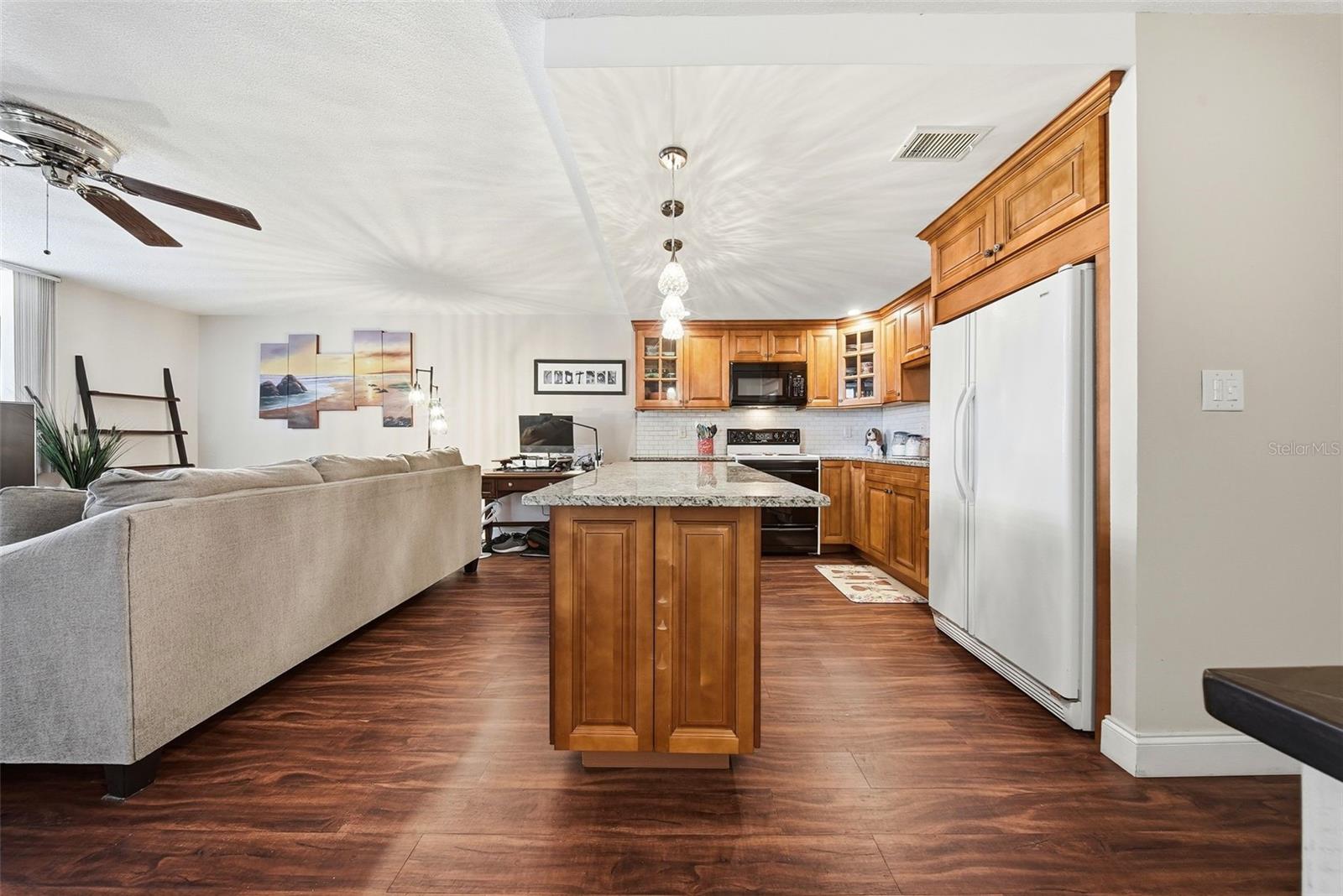 Image 11 of 31 For 2612 Pearce Drive 209