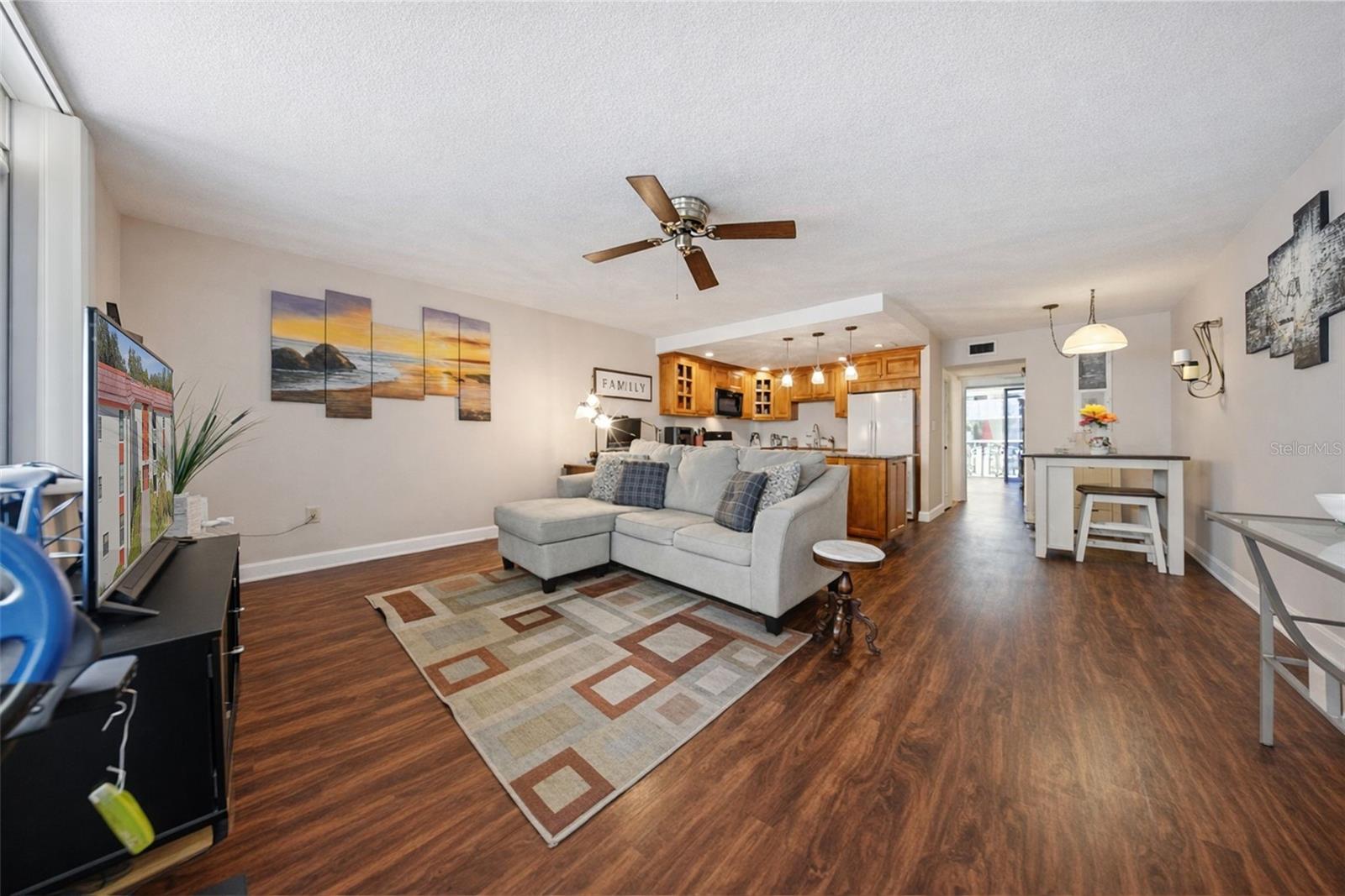 Image 5 of 31 For 2612 Pearce Drive 209