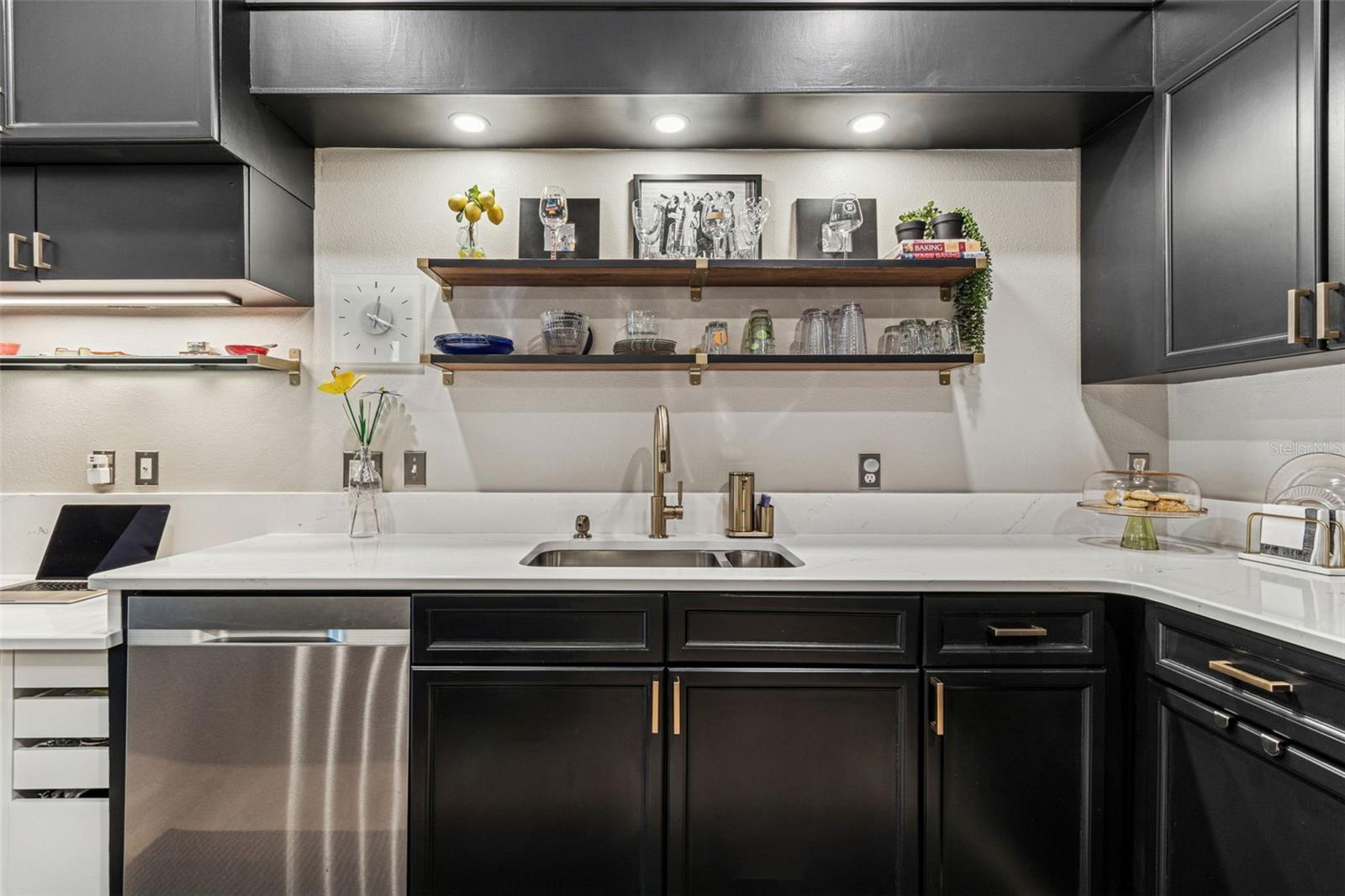 Image 8 of 46 For 255 Valencia Circle