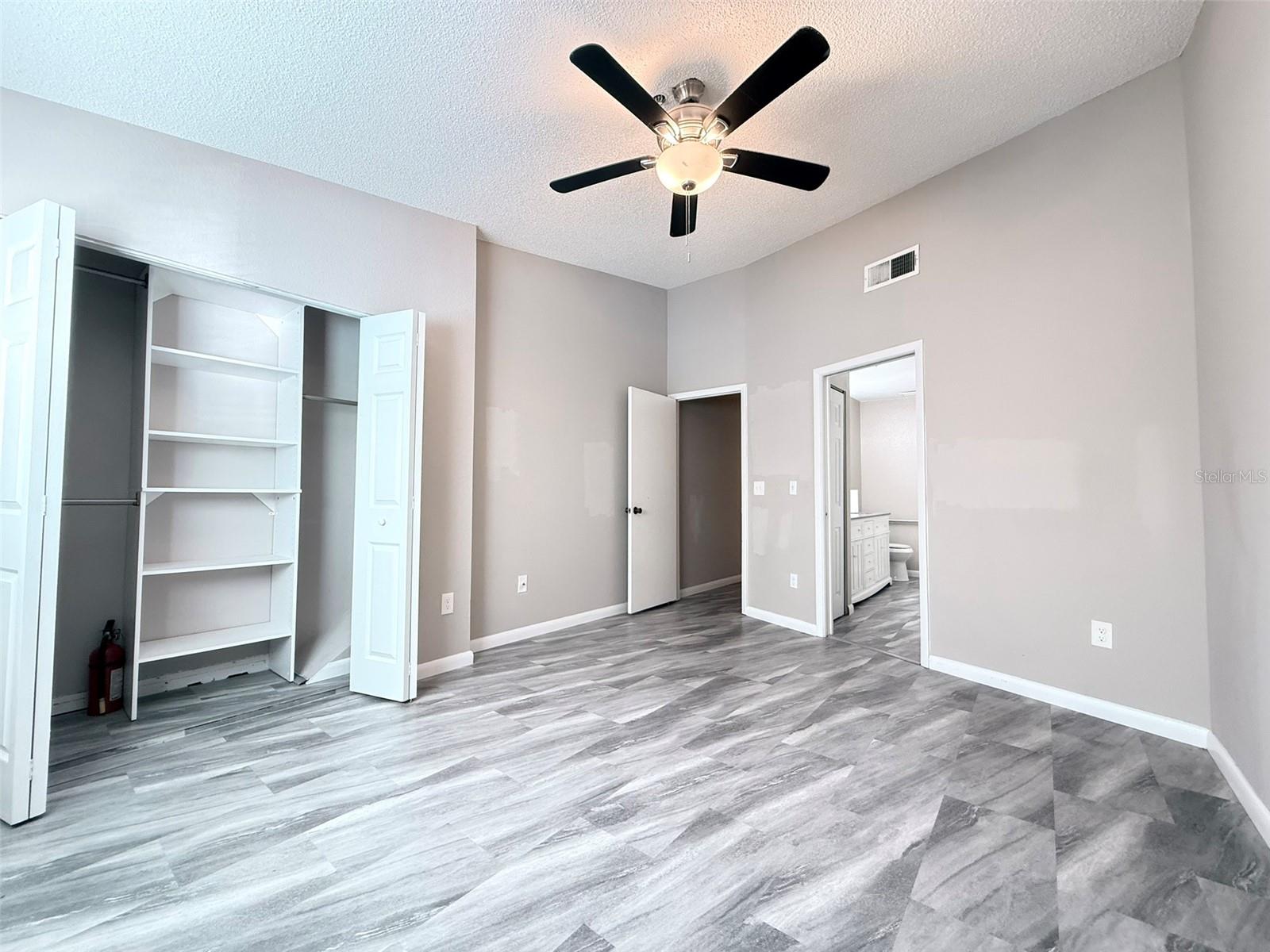 Image 19 of 28 For 7218 Bank Drive 205