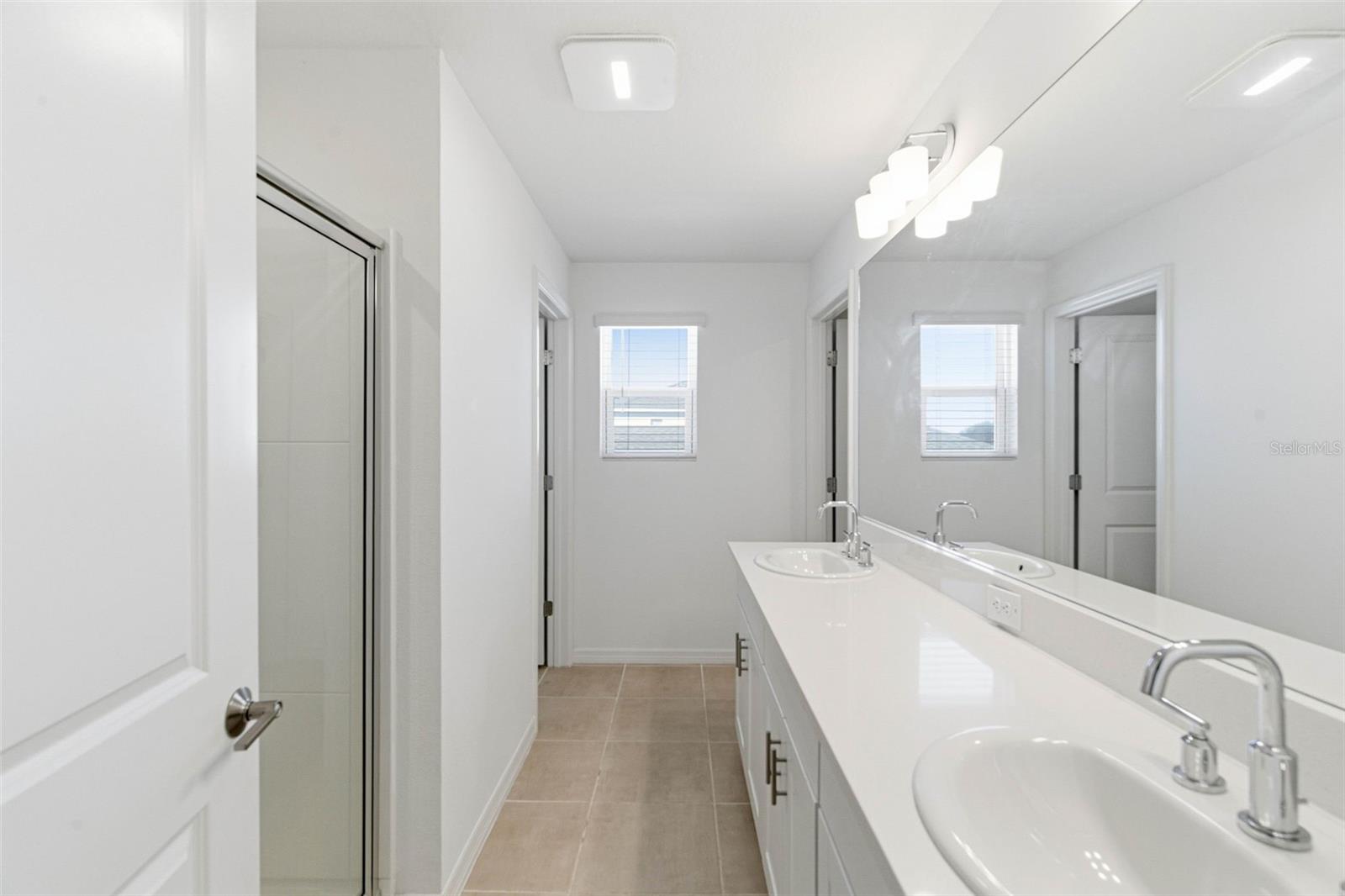 Image 20 of 38 For 5905 Laurelcrest Glen