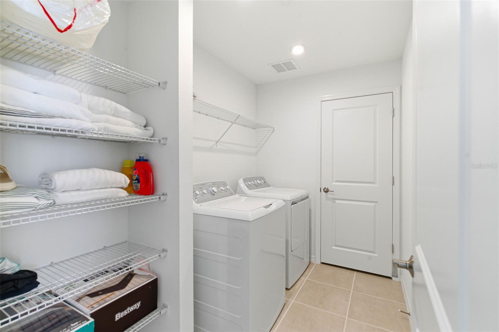 Image 29 of 38 For 5905 Laurelcrest Glen