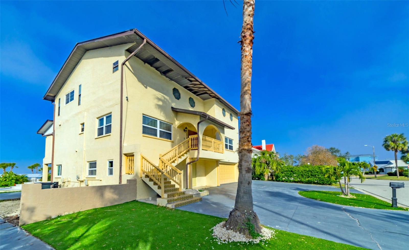 Image 20 of 100 For 5521 Westshore Drive