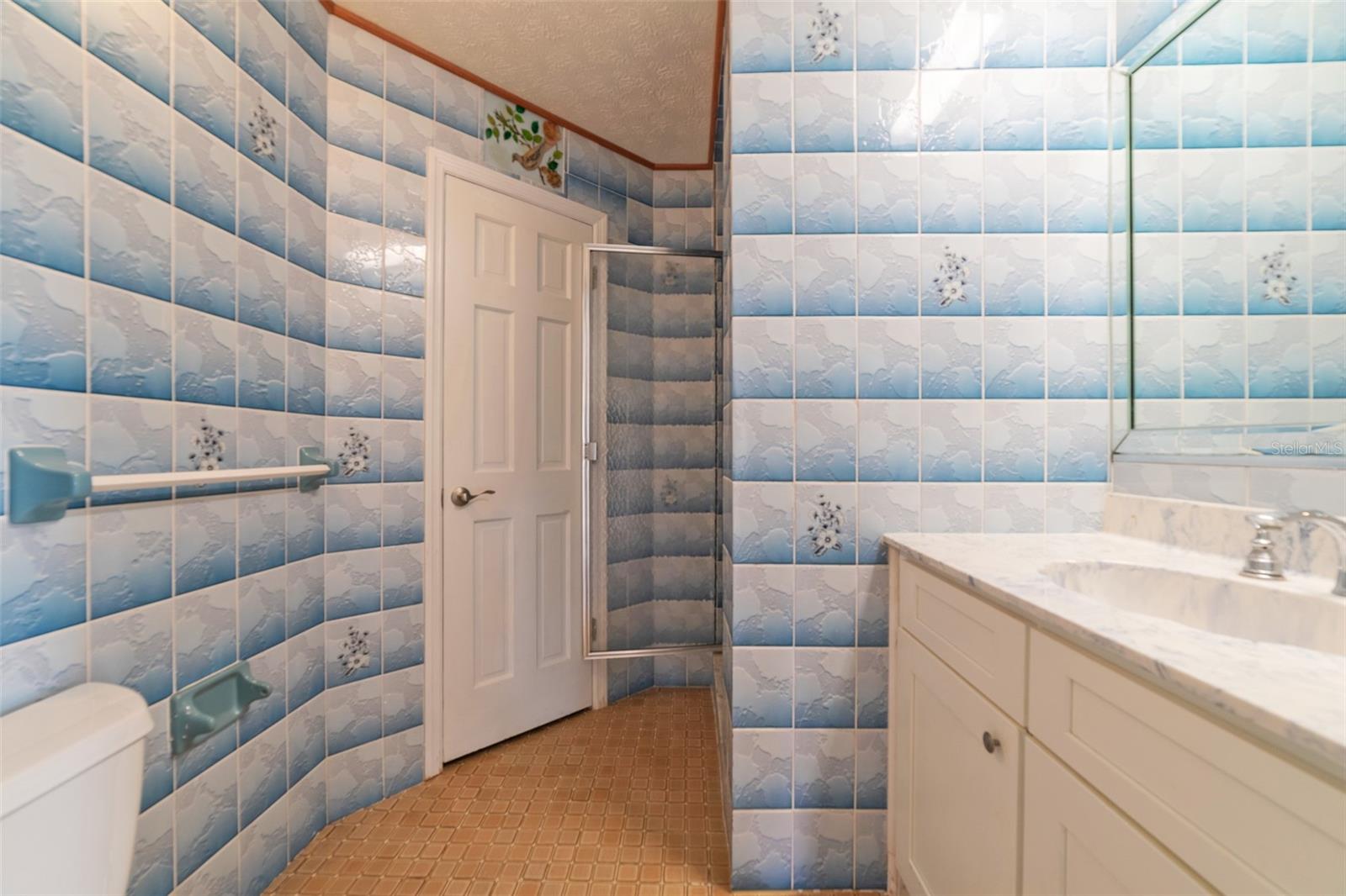 Image 40 of 100 For 5521 Westshore Drive