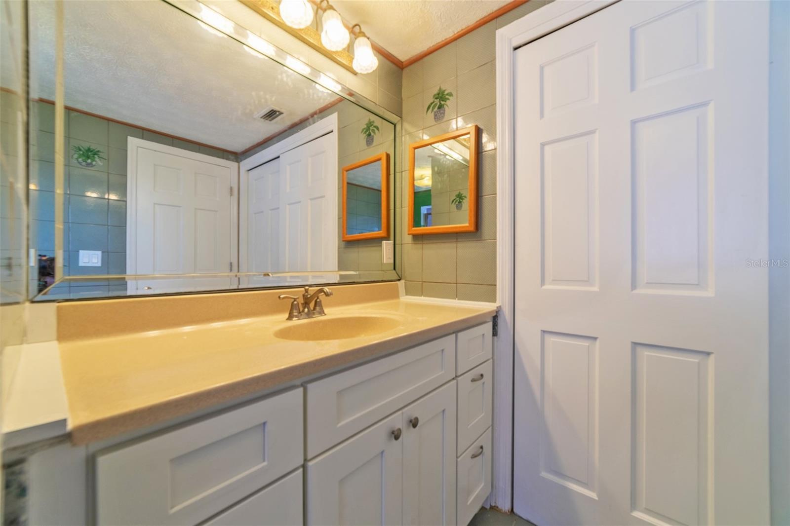 Image 71 of 100 For 5521 Westshore Drive