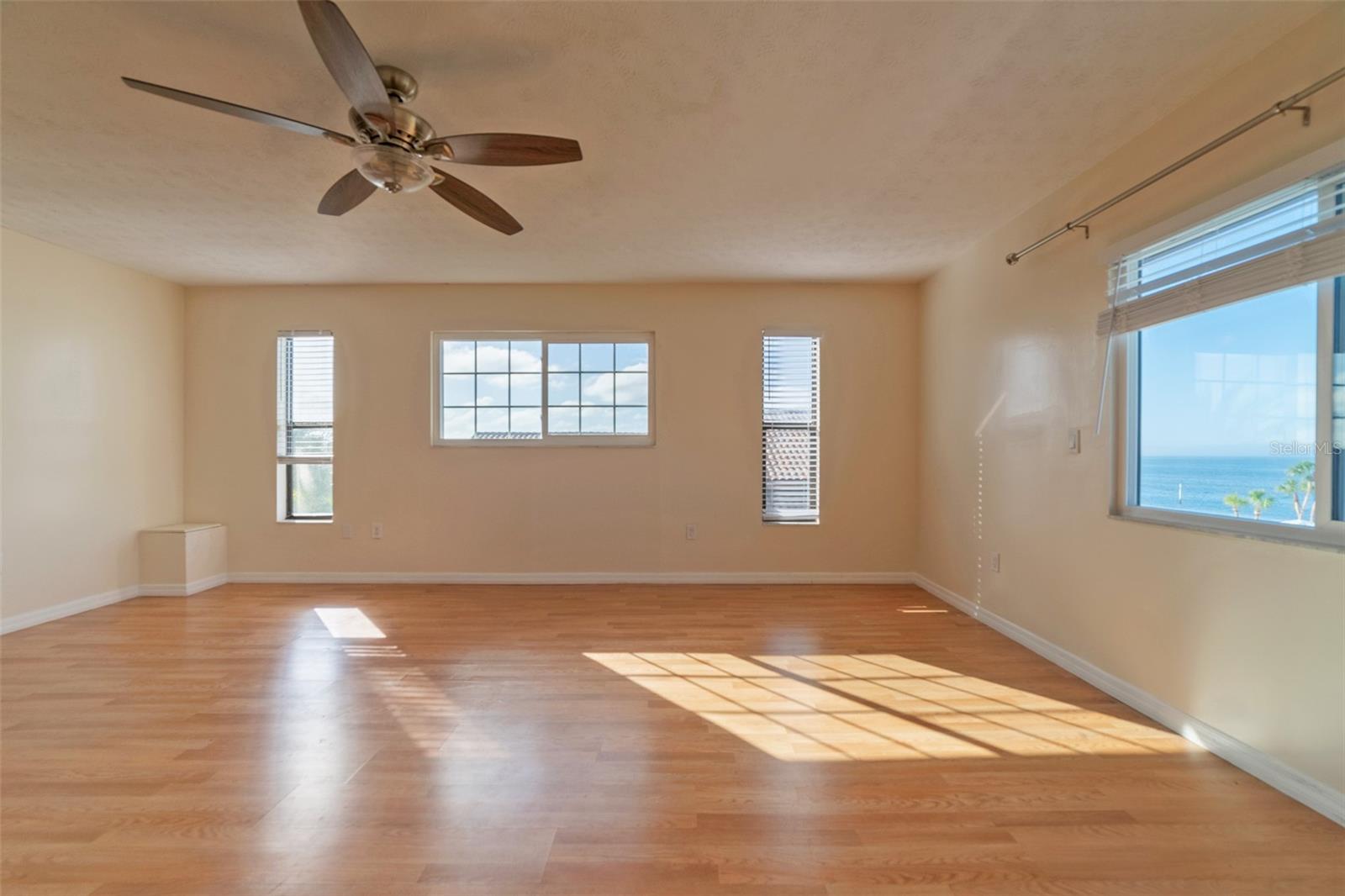 Image 75 of 100 For 5521 Westshore Drive