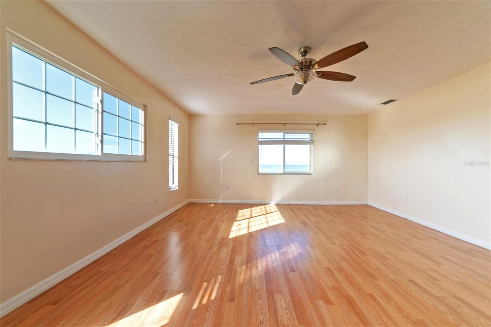 Image 76 of 100 For 5521 Westshore Drive