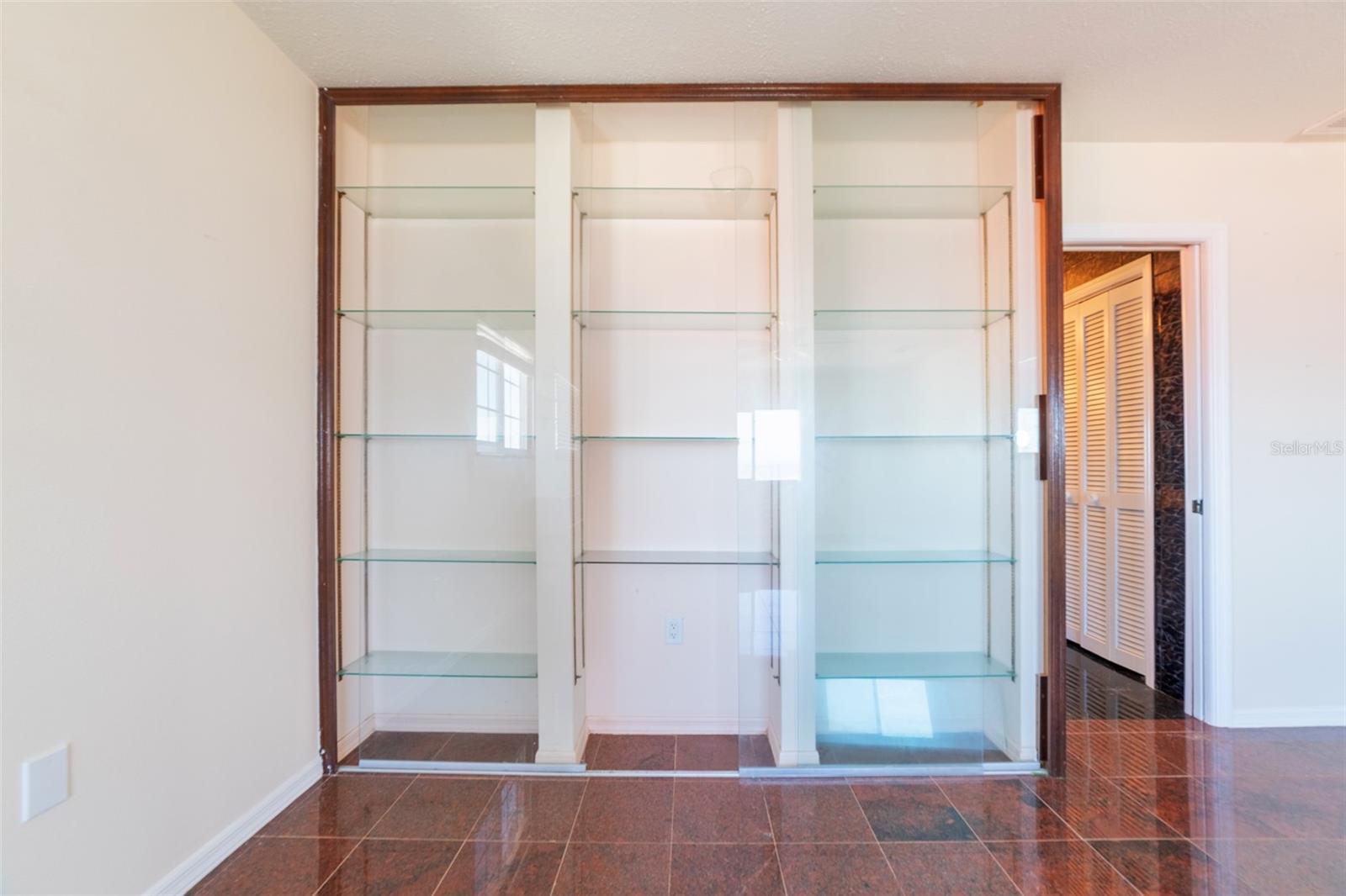 Image 91 of 100 For 5521 Westshore Drive