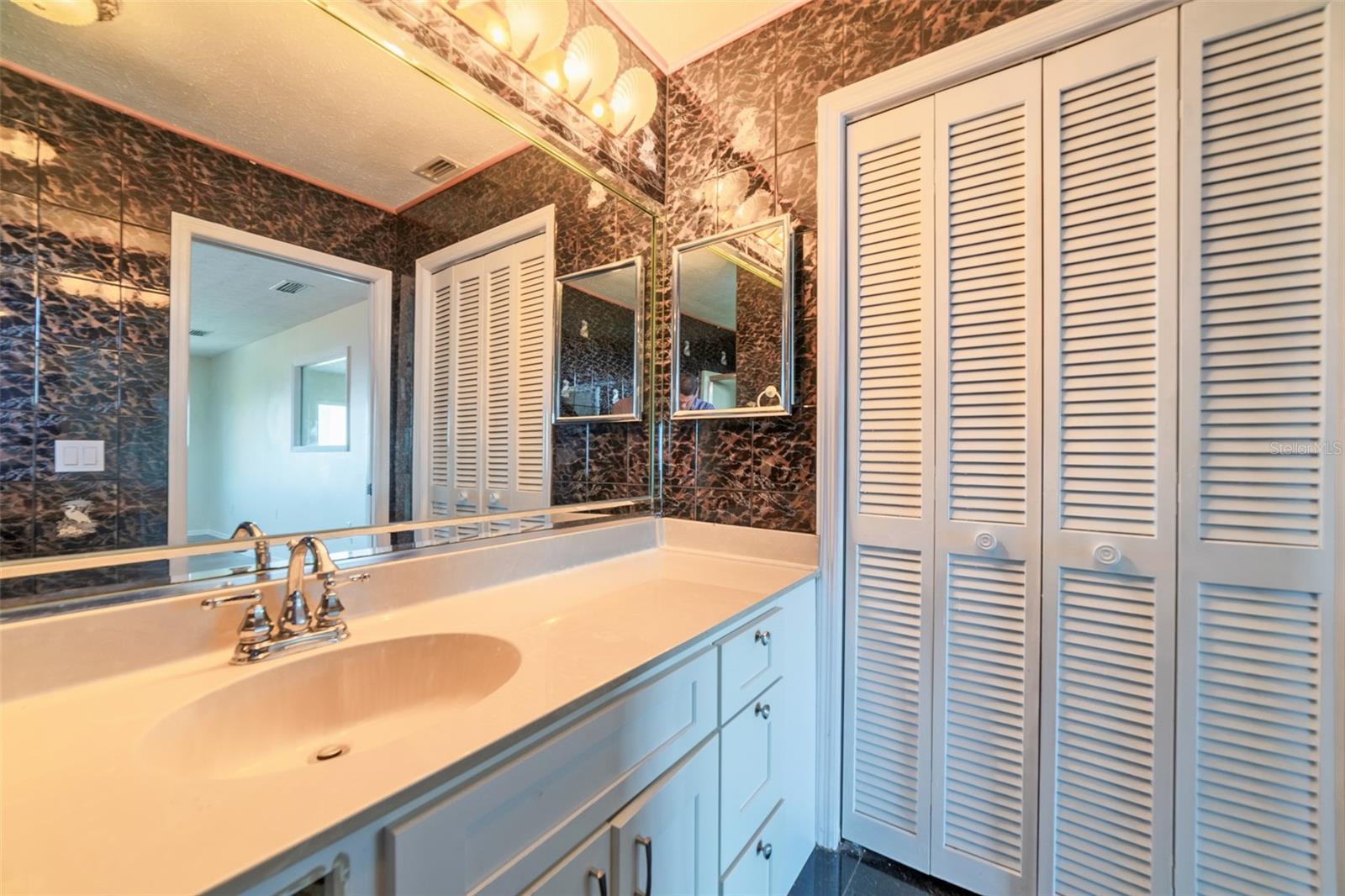 Image 95 of 100 For 5521 Westshore Drive