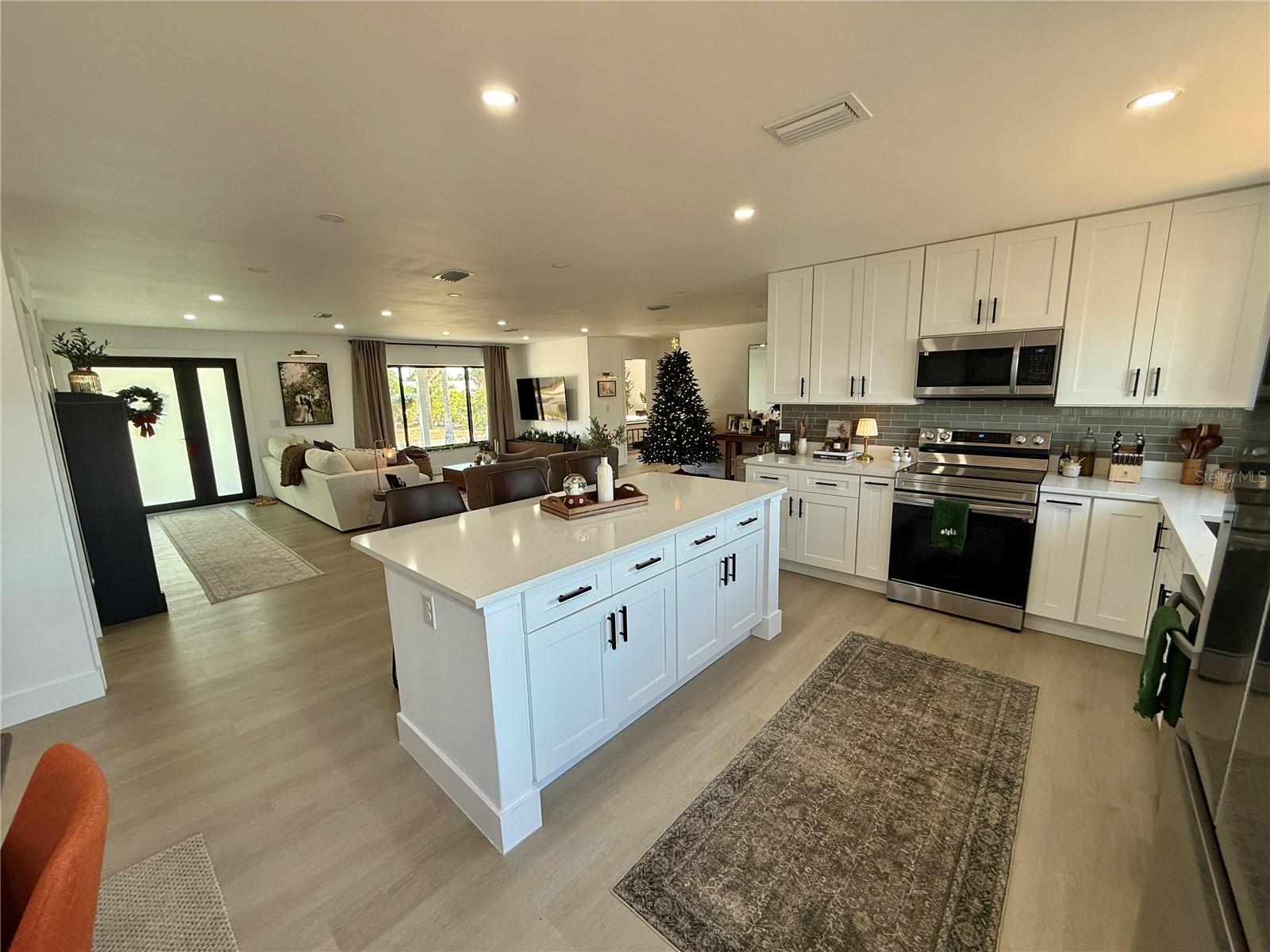 Image 19 of 39 For 6510 Abaco Drive