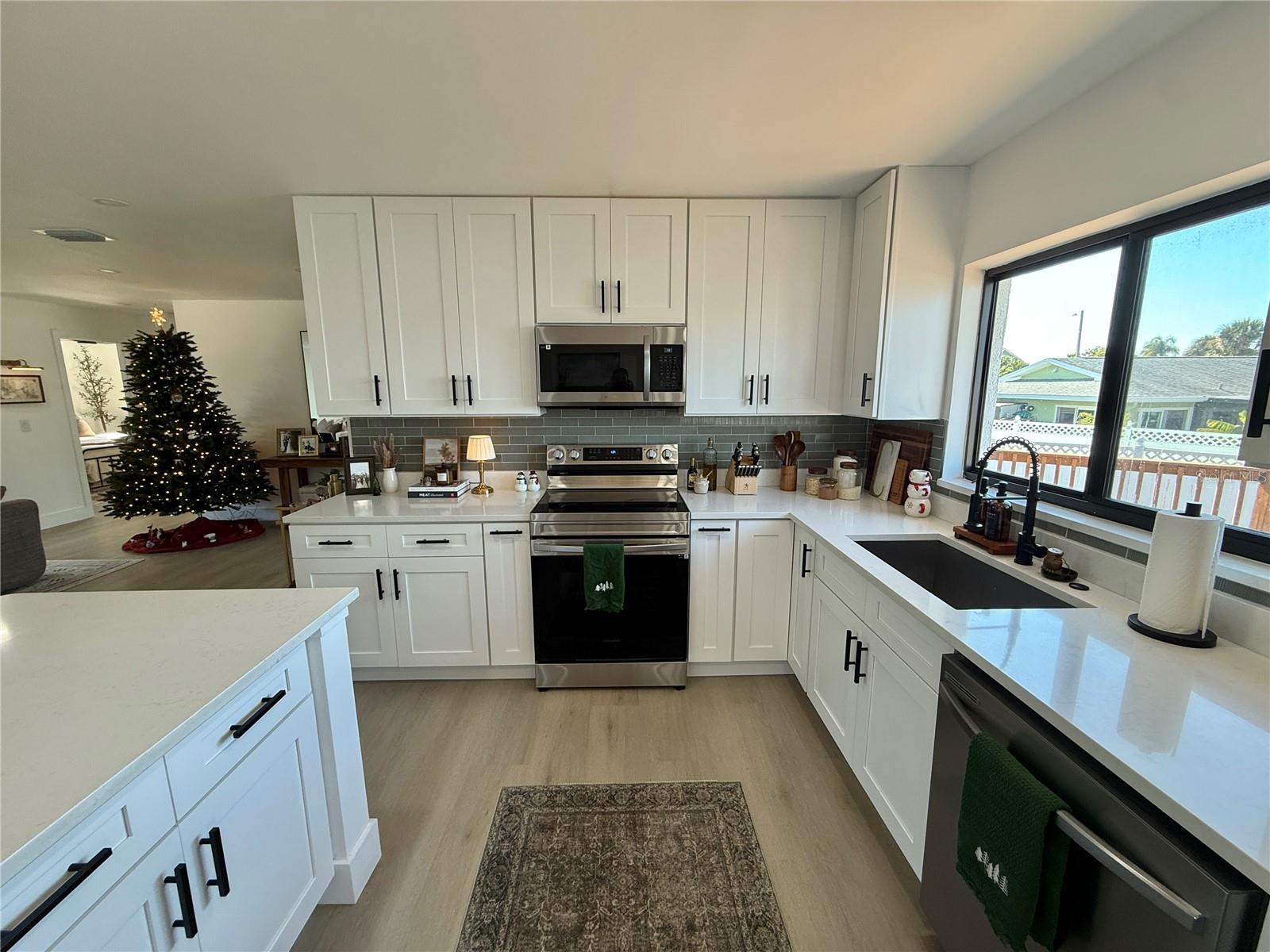 Image 20 of 39 For 6510 Abaco Drive