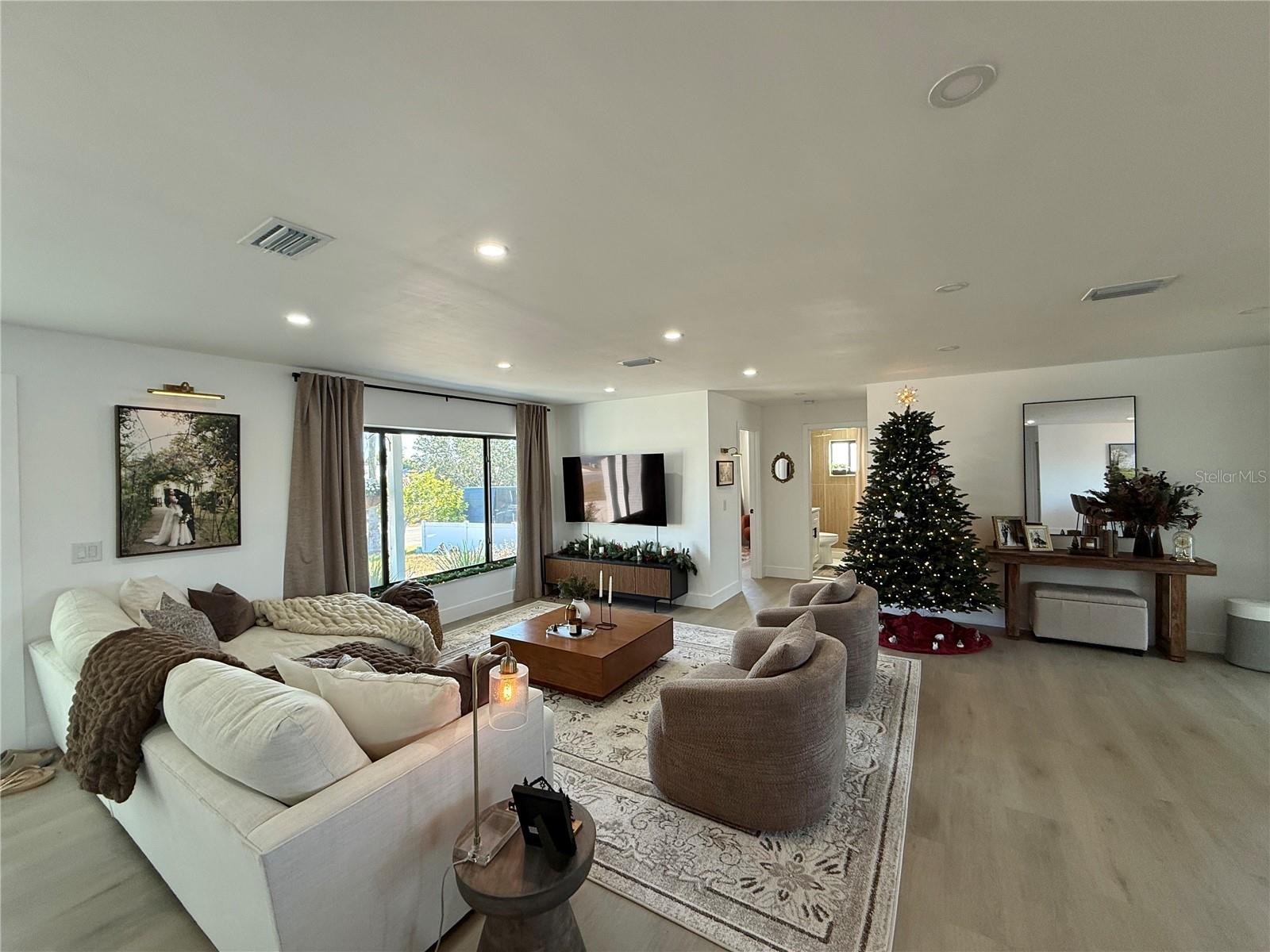 Image 5 of 39 For 6510 Abaco Drive