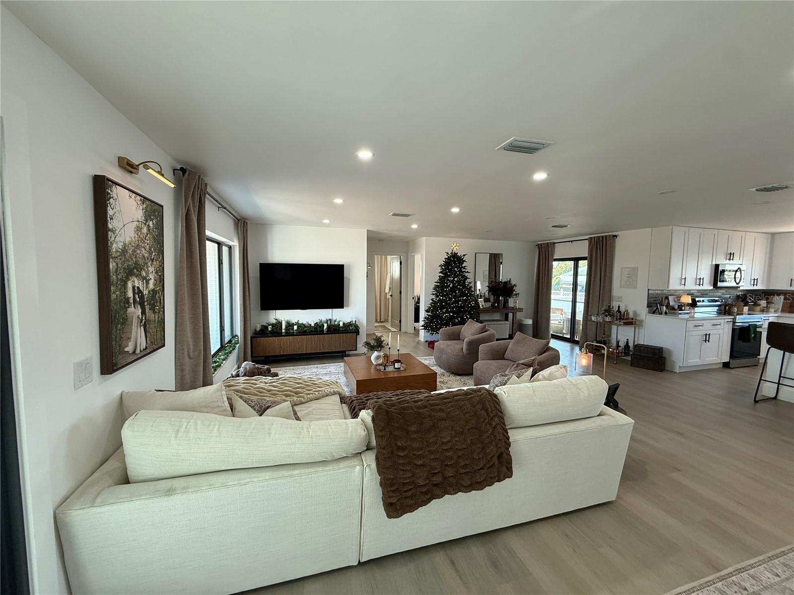 Image 7 of 39 For 6510 Abaco Drive