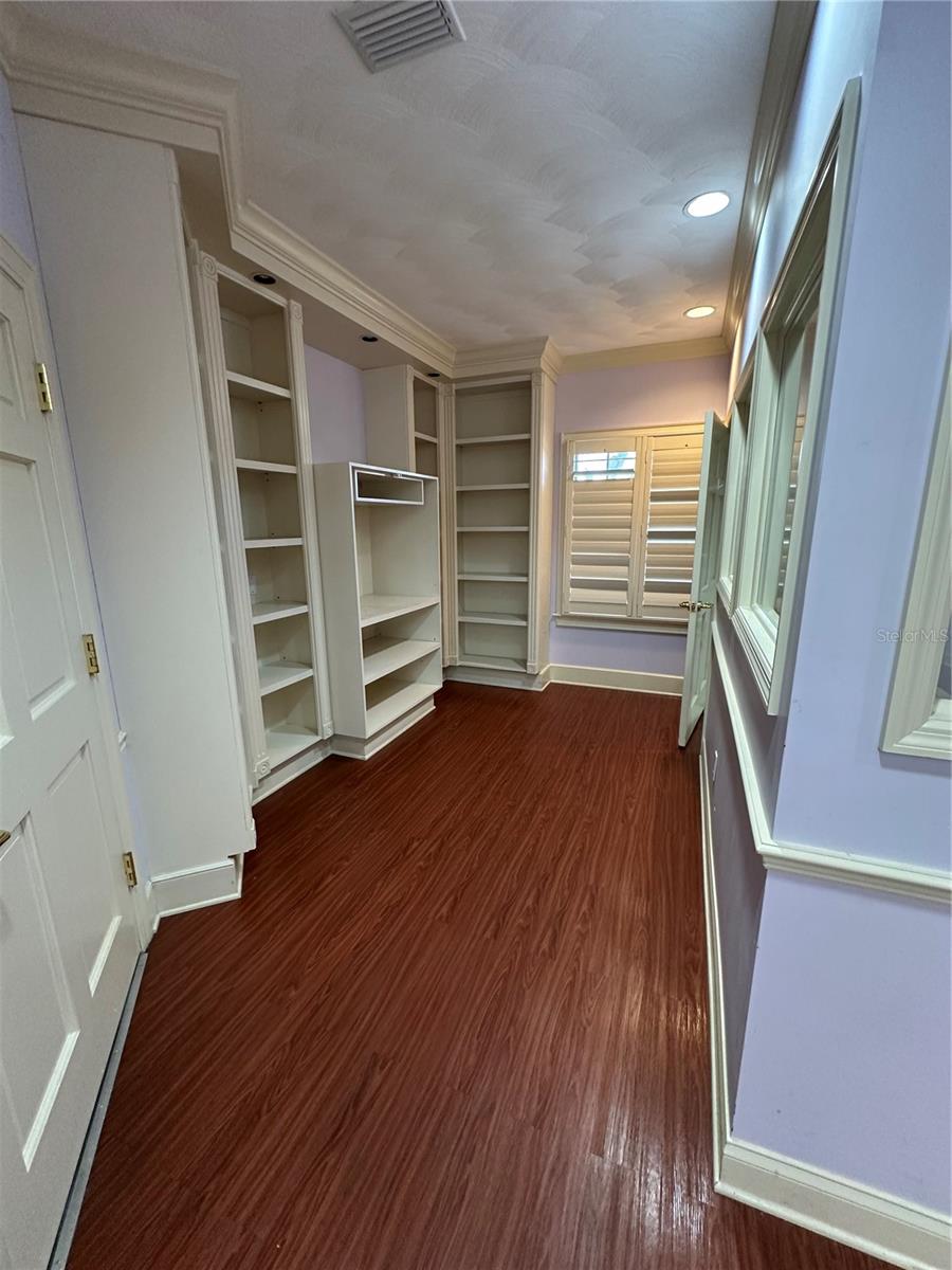 Image 13 of 26 For 1005 Pinellas Street