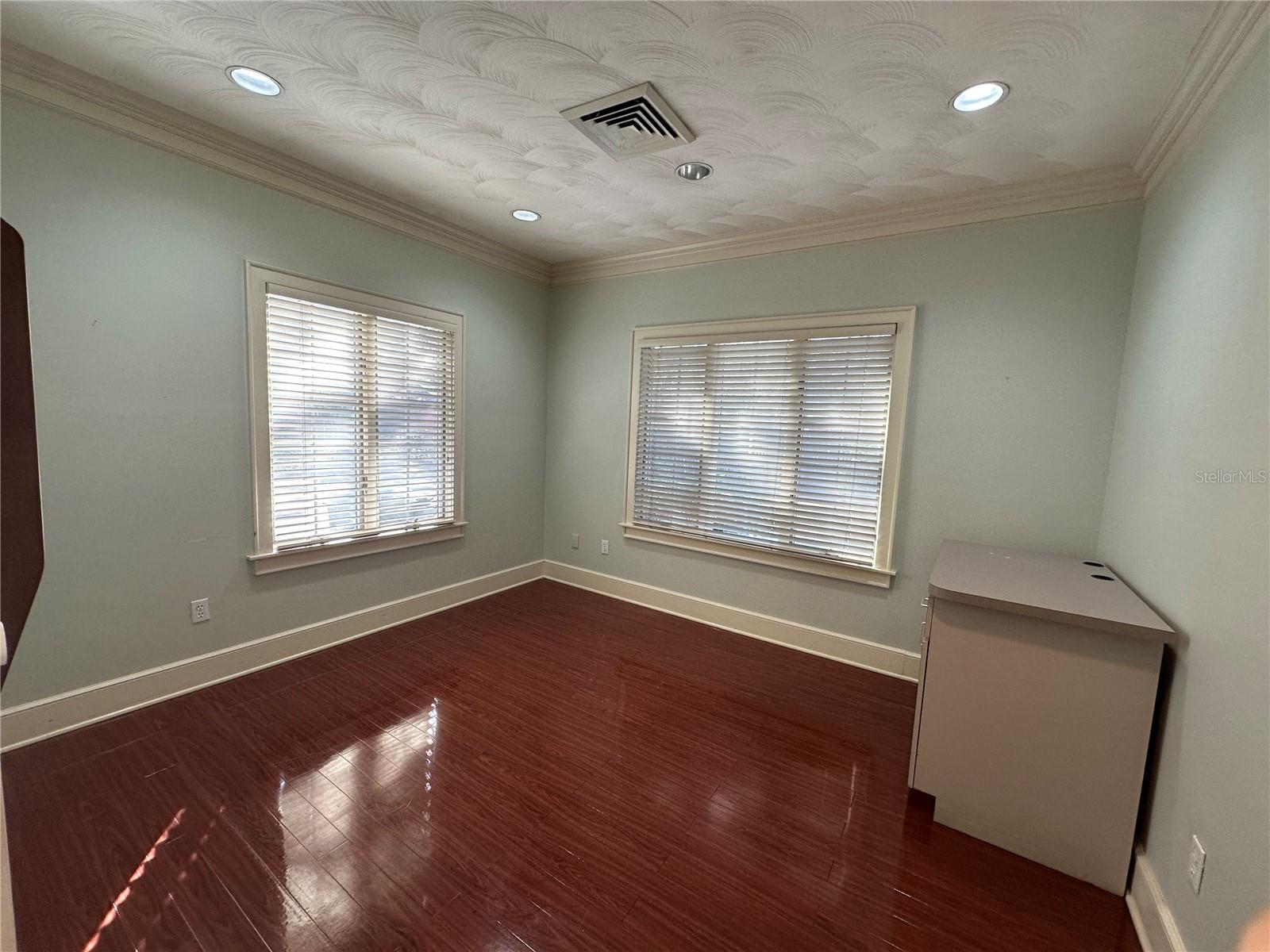 Image 19 of 26 For 1005 Pinellas Street