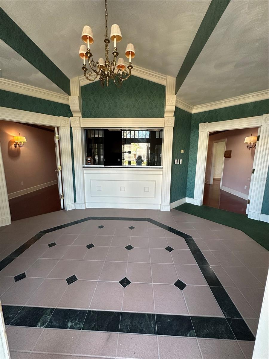 Image 3 of 26 For 1005 Pinellas Street