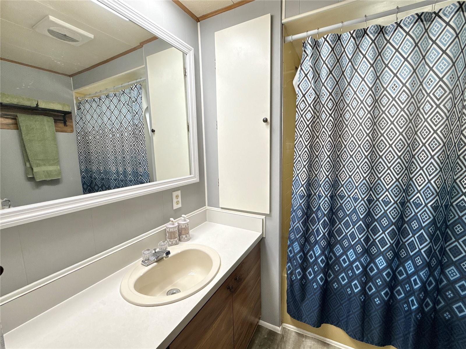 Listing photo id 13 for 7002 Mount Bristol Boulevard Ne 448