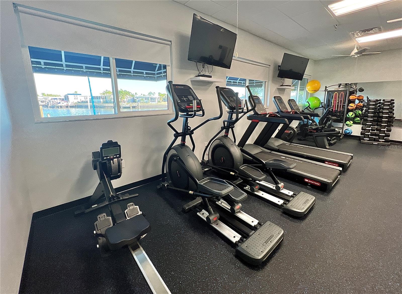 Listing photo id 23 for 7002 Mount Bristol Boulevard Ne 448