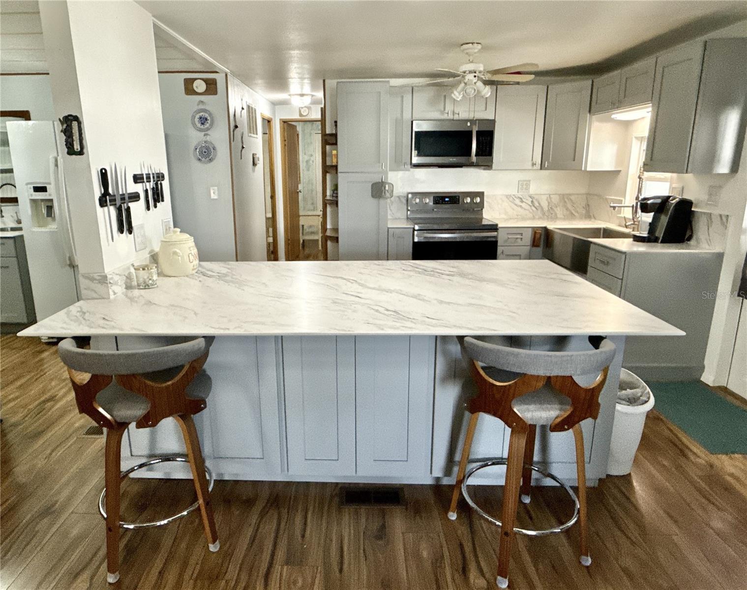 Listing photo id 1 for 7002 Mount Bristol Boulevard Ne 448