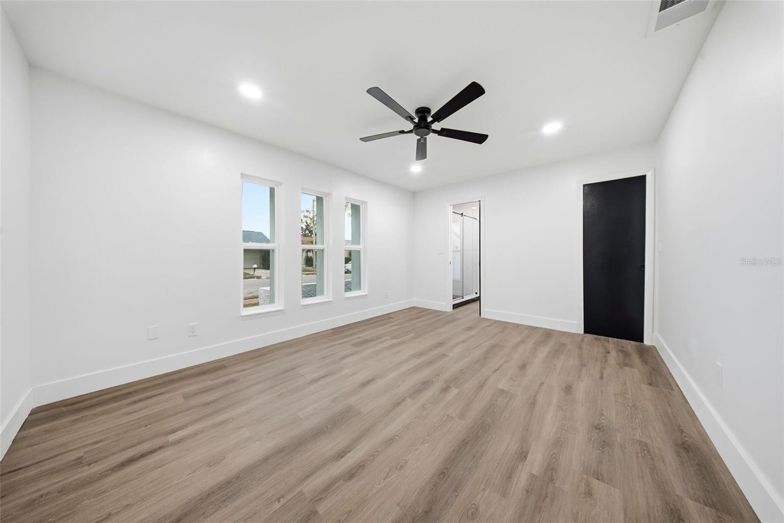 Image 22 of 56 For 2014 San Sebastian Way S