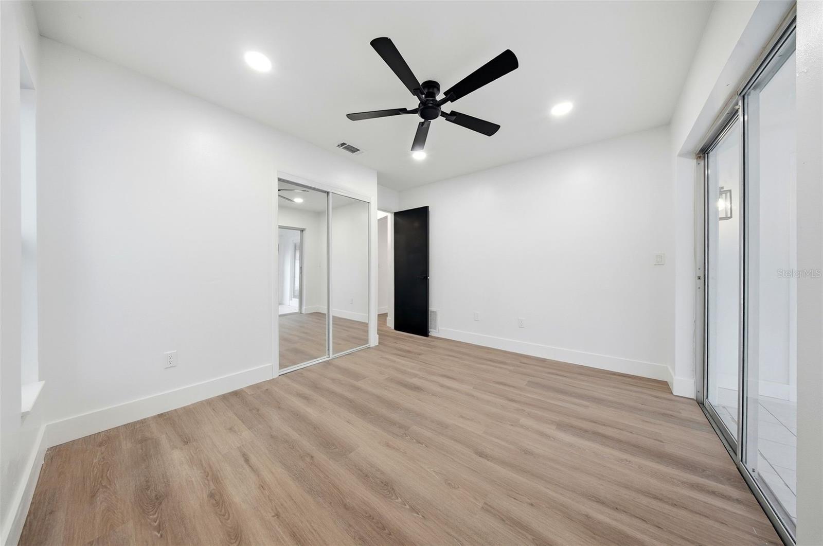 Image 27 of 56 For 2014 San Sebastian Way S