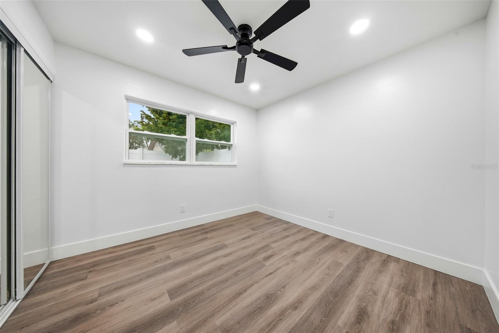 Image 28 of 56 For 2014 San Sebastian Way S