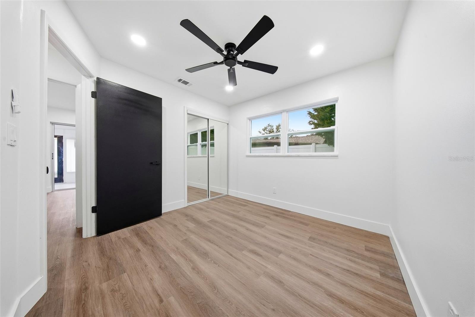 Image 29 of 56 For 2014 San Sebastian Way S