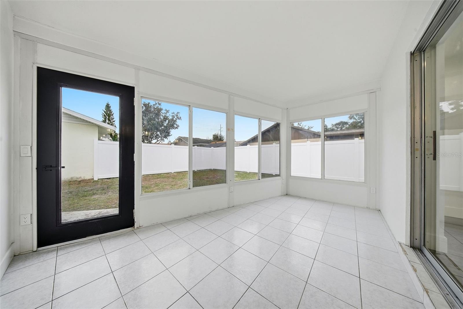 Image 32 of 56 For 2014 San Sebastian Way S