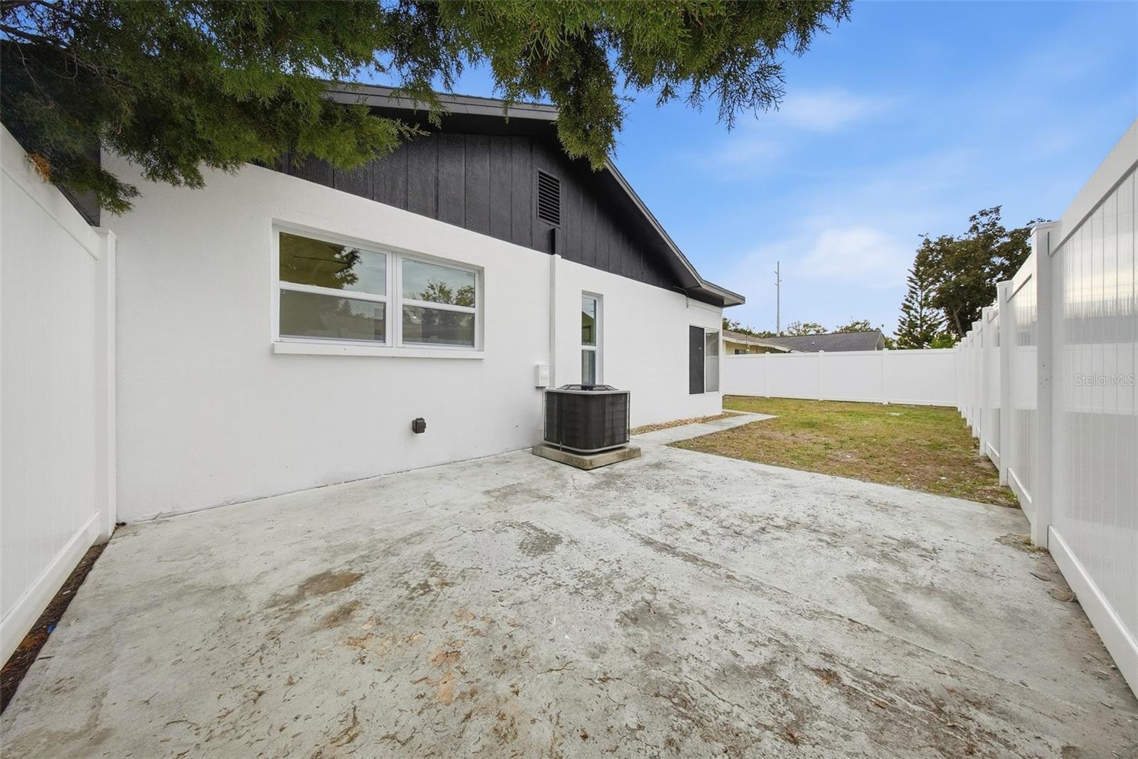 Image 38 of 56 For 2014 San Sebastian Way S