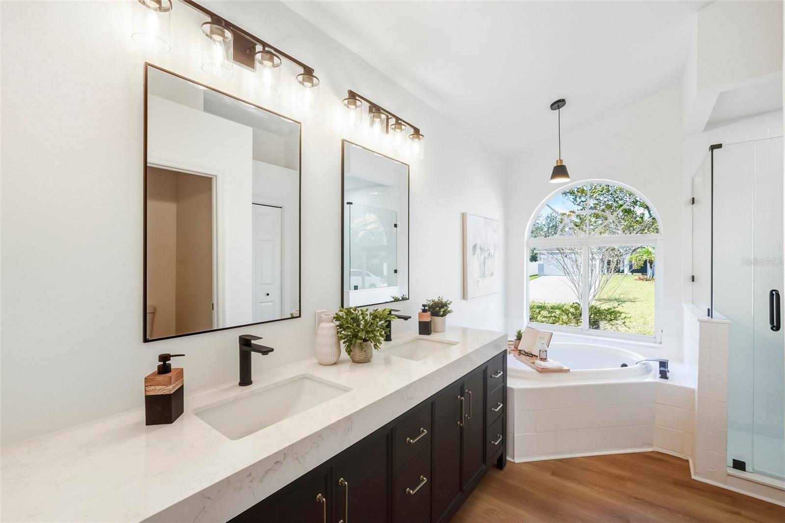 Image 17 of 36 For 19905 Wyndmill Circle