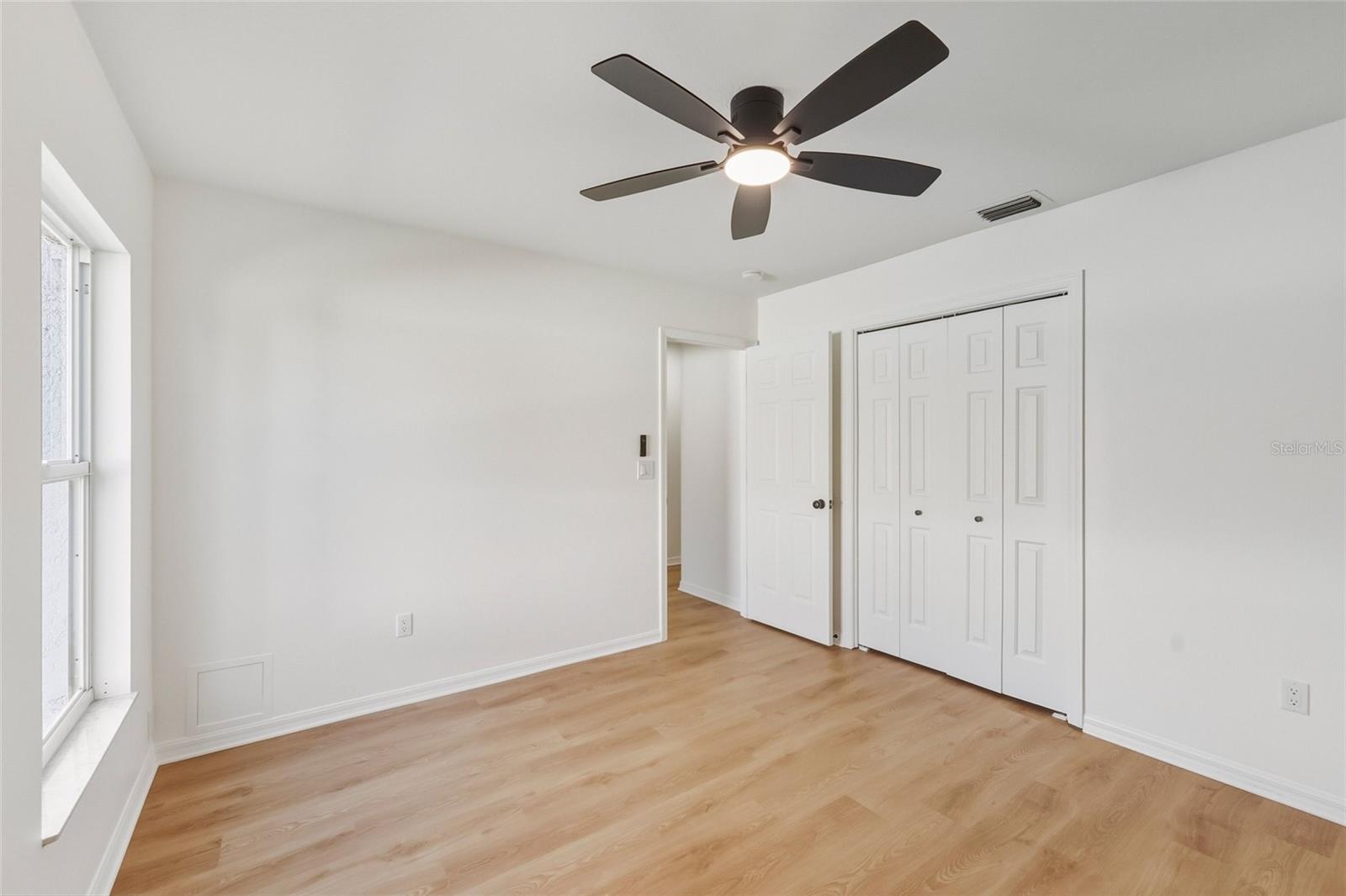 Image 21 of 36 For 19905 Wyndmill Circle