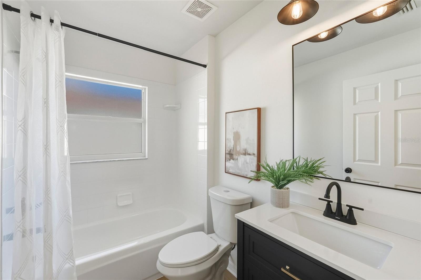 Image 22 of 36 For 19905 Wyndmill Circle