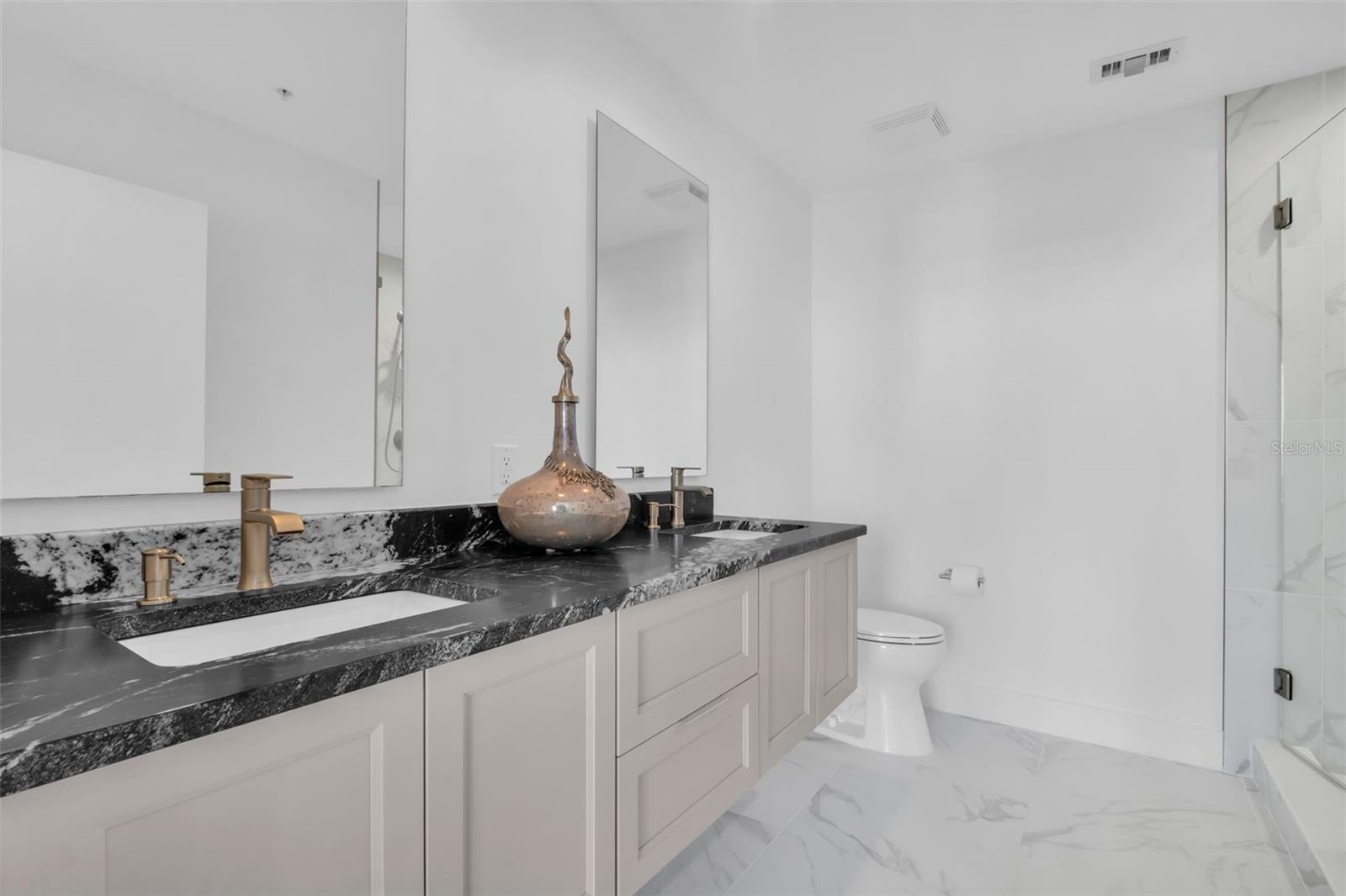 Image 12 of 62 For 175 1st Street S 1008