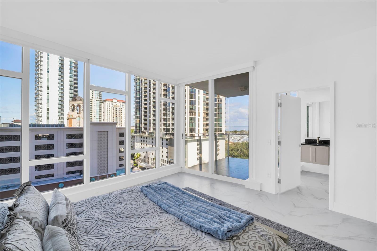 Image 18 of 62 For 175 1st Street S 1008