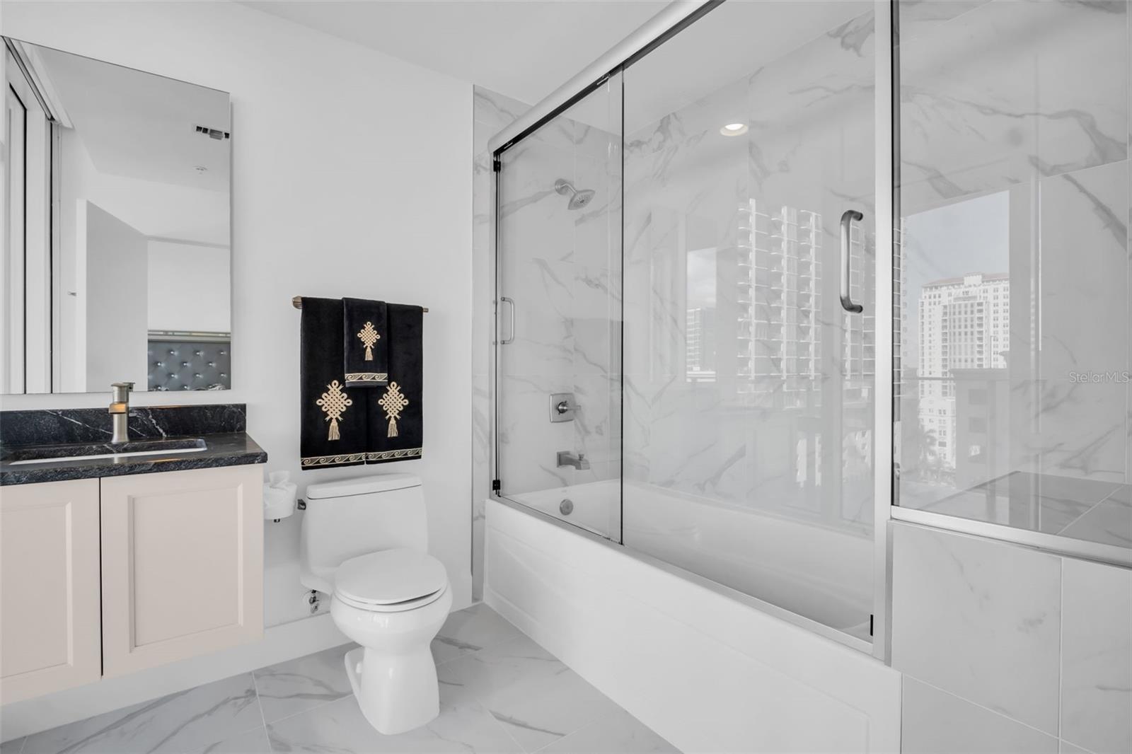 Image 25 of 62 For 175 1st Street S 1008