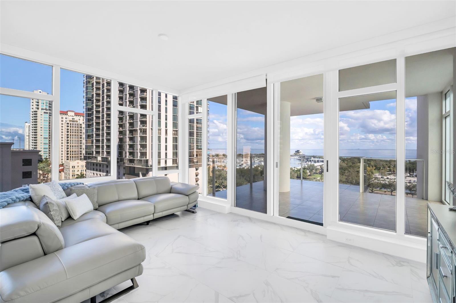 Image 36 of 62 For 175 1st Street S 1008