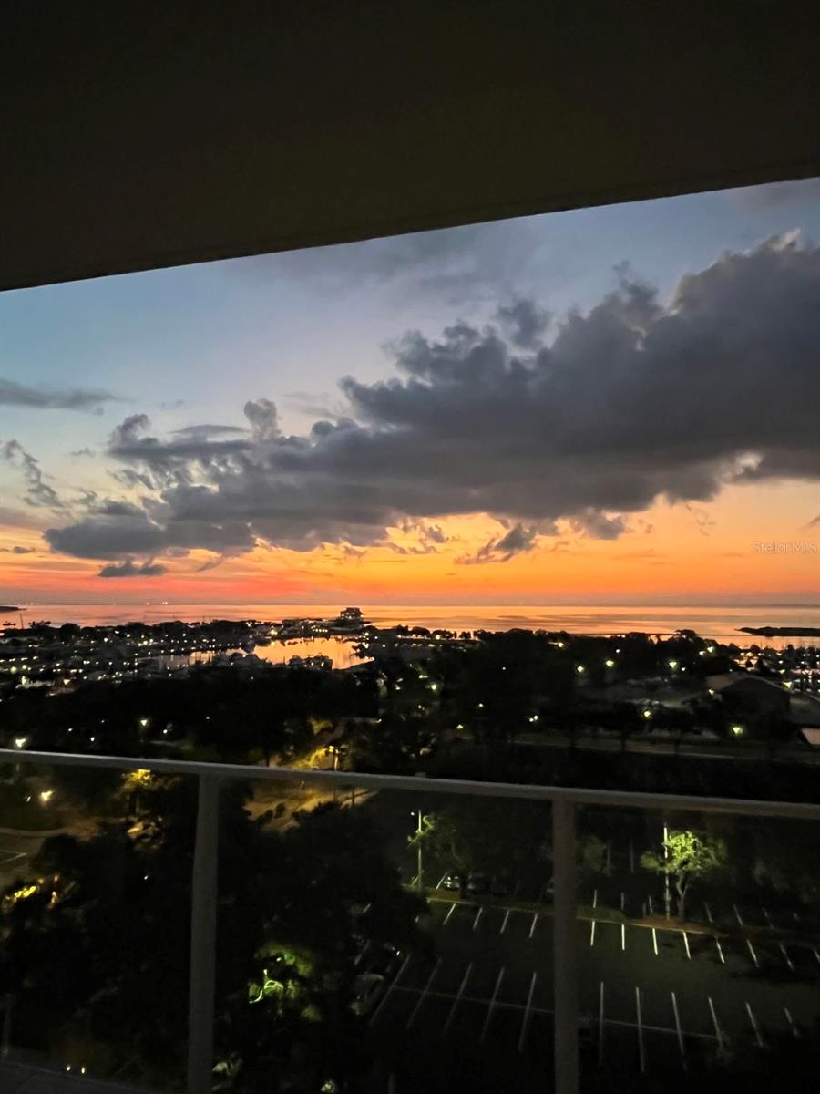 Image 4 of 62 For 175 1st Street S 1008