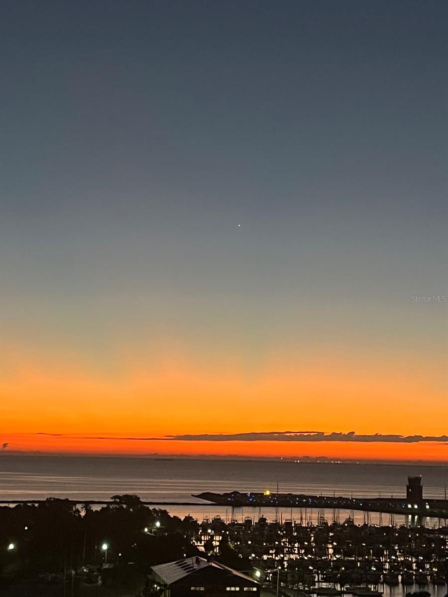 Image 41 of 62 For 175 1st Street S 1008