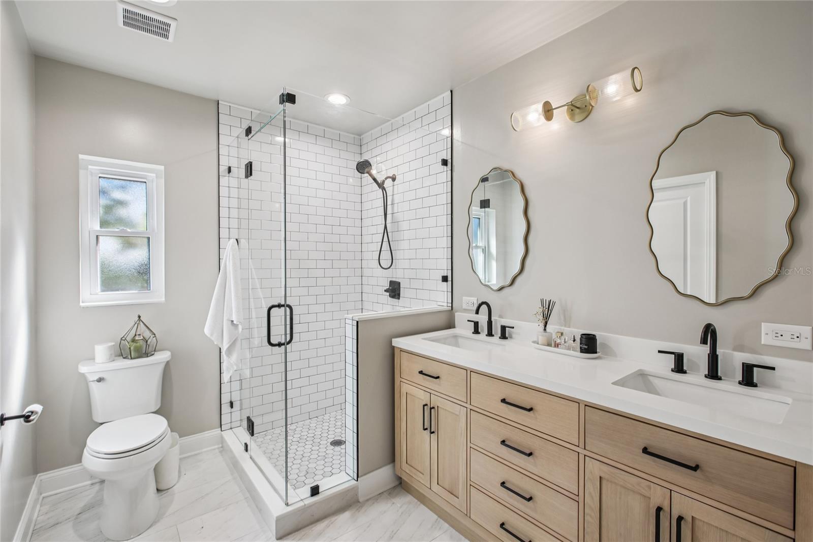 Image 19 of 29 For 204 Powhatan Avenue