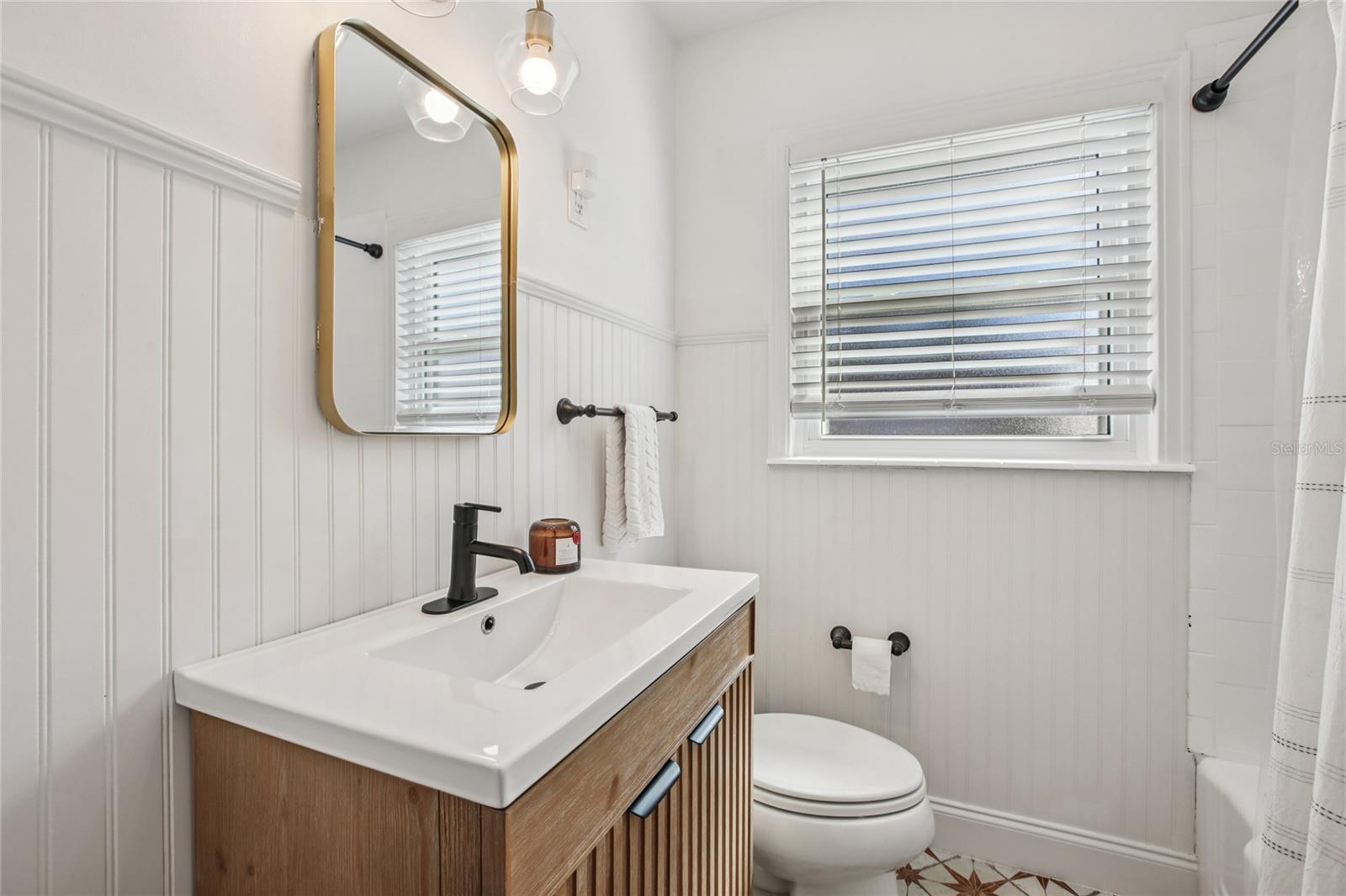 Image 25 of 29 For 204 Powhatan Avenue