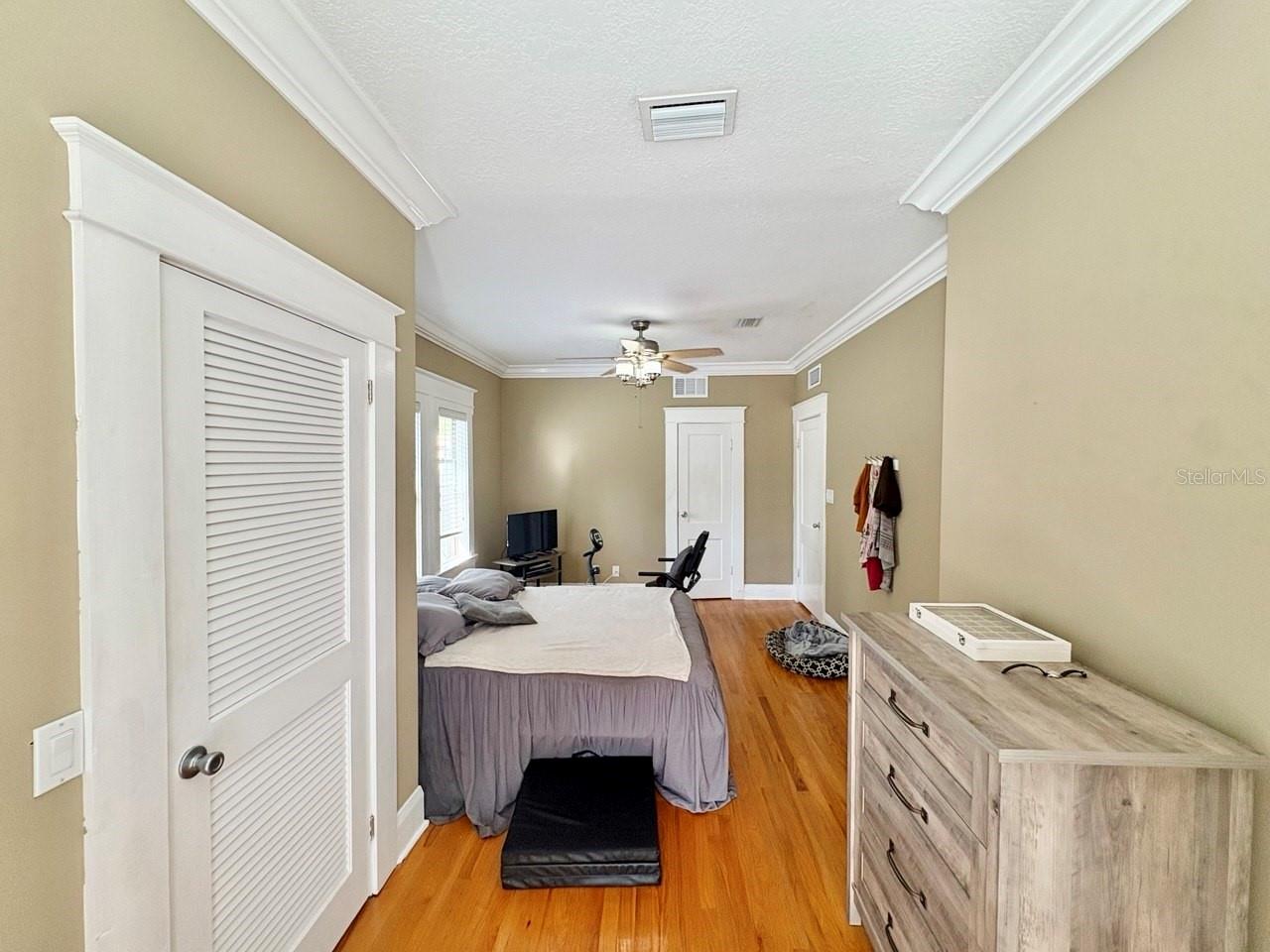 Image 13 of 24 For 302 Haya Street