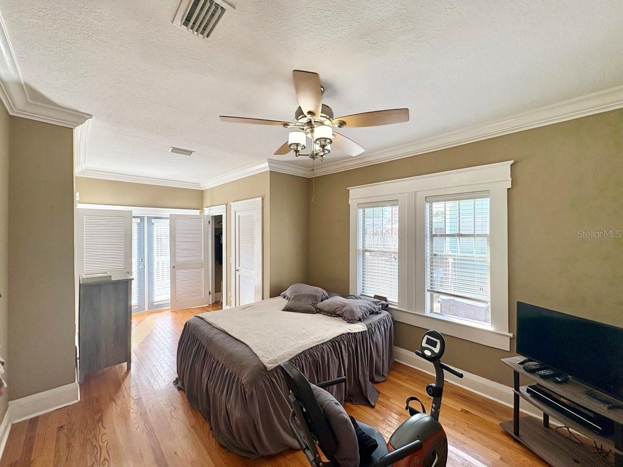 Image 14 of 24 For 302 Haya Street