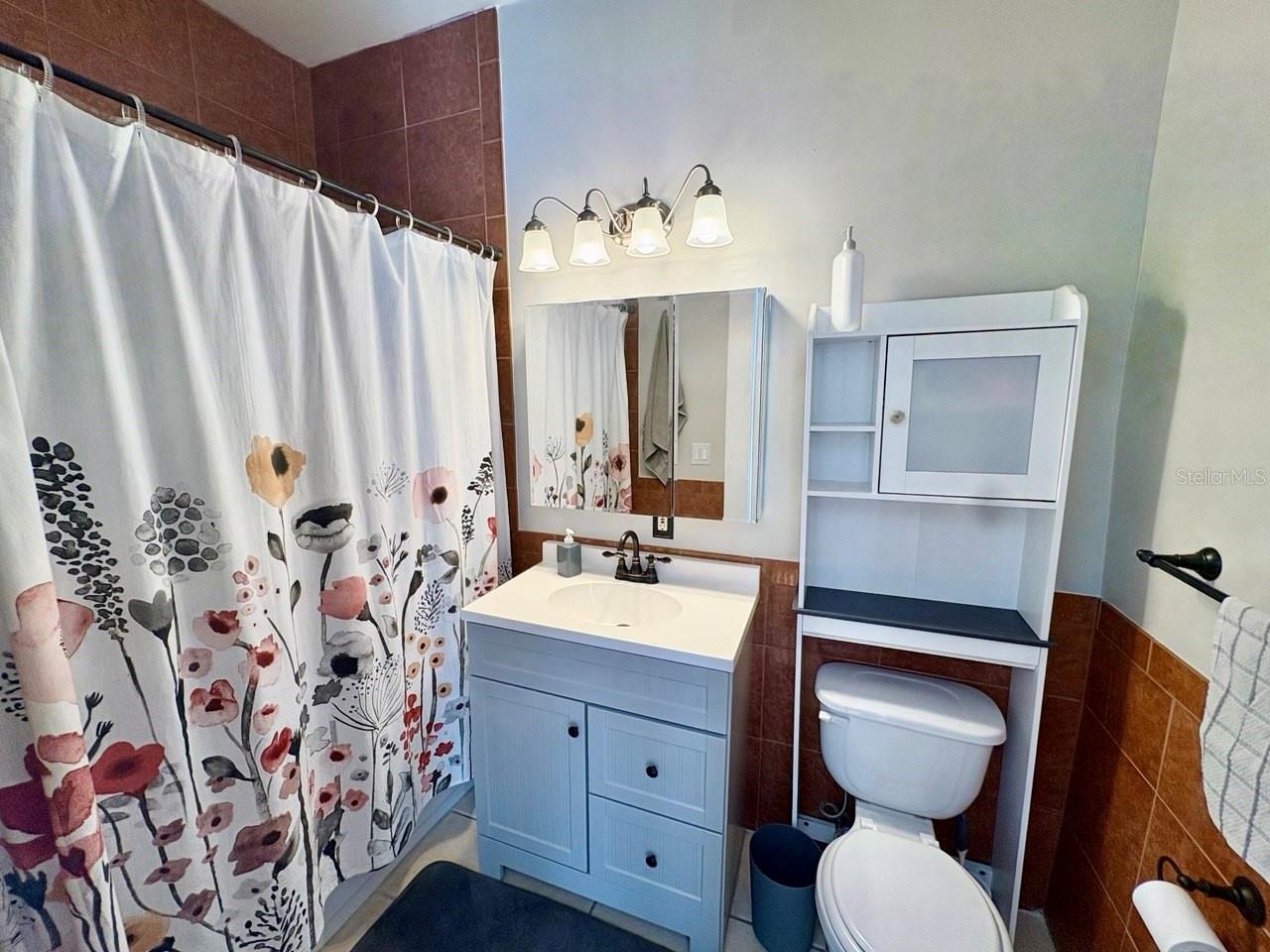 Image 18 of 24 For 302 Haya Street