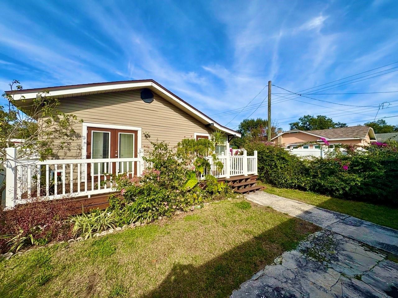 Image 20 of 24 For 302 Haya Street