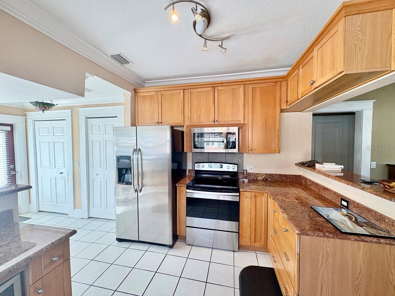 Image 8 of 24 For 302 Haya Street